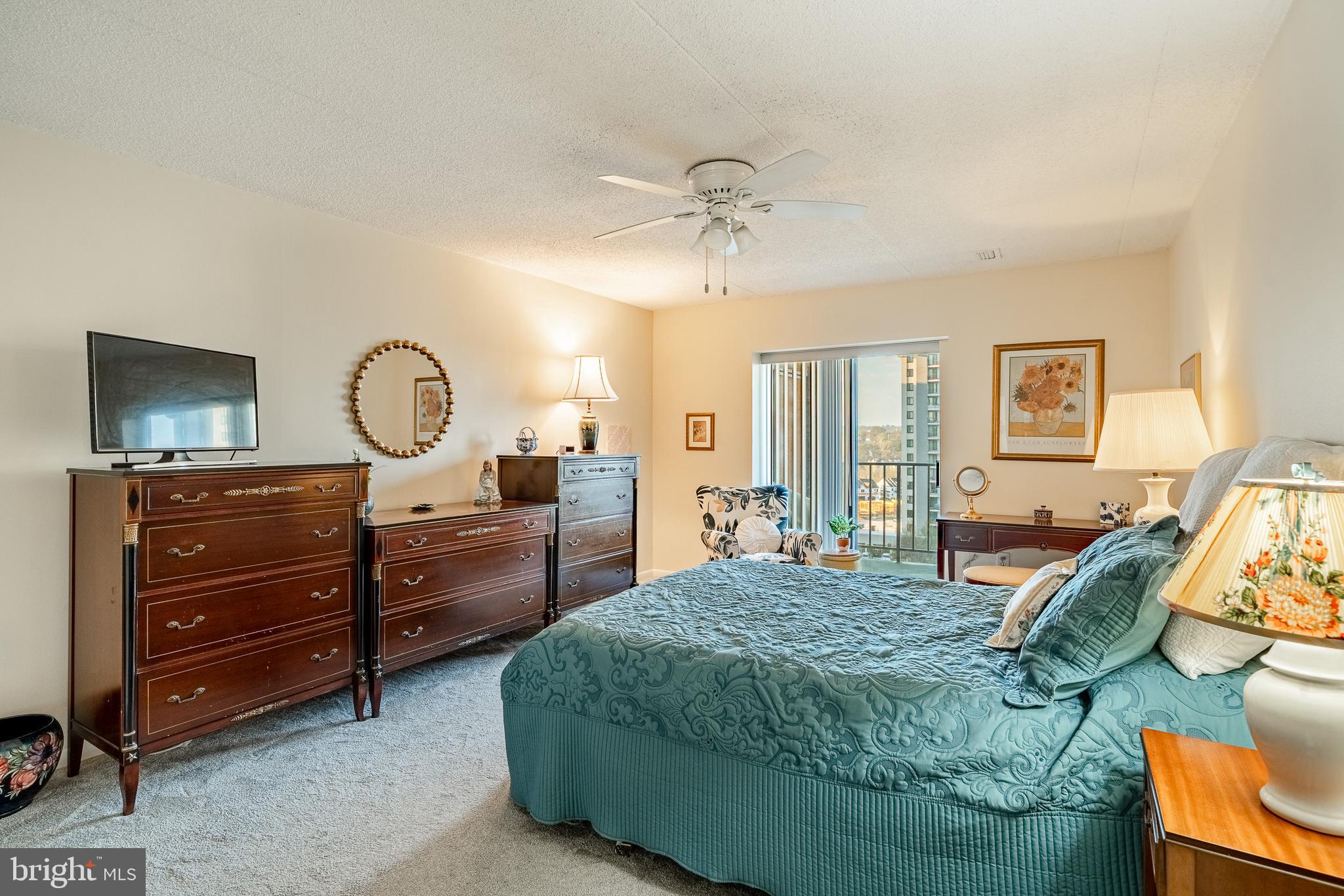 VALLEY FORGE TOWER - Residential