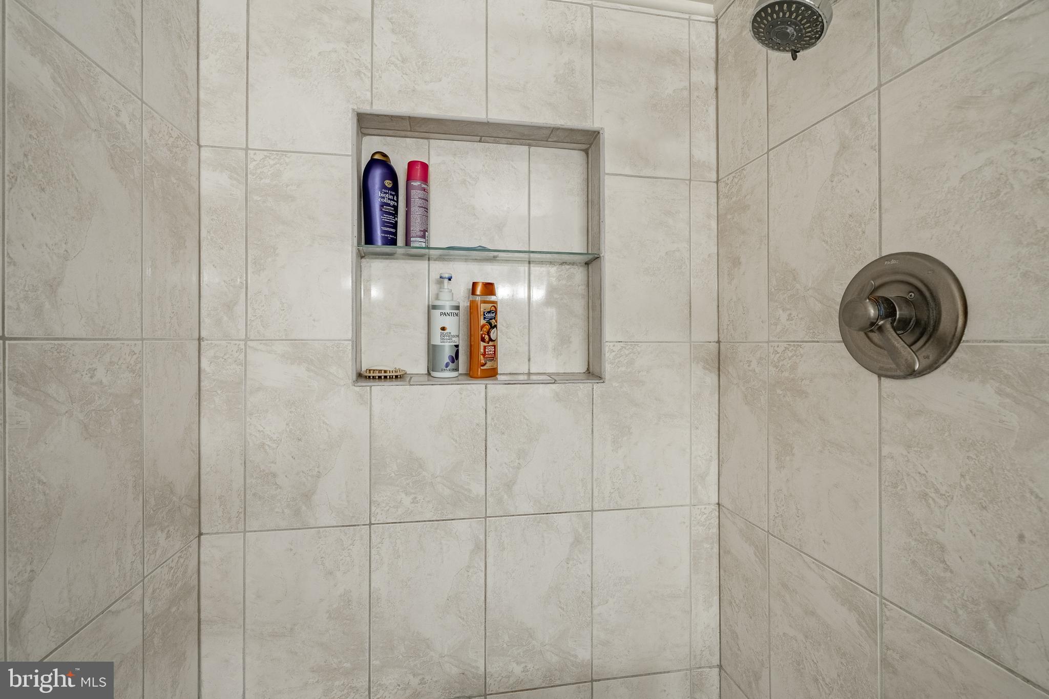 VALLEY FORGE TOWER - Residential