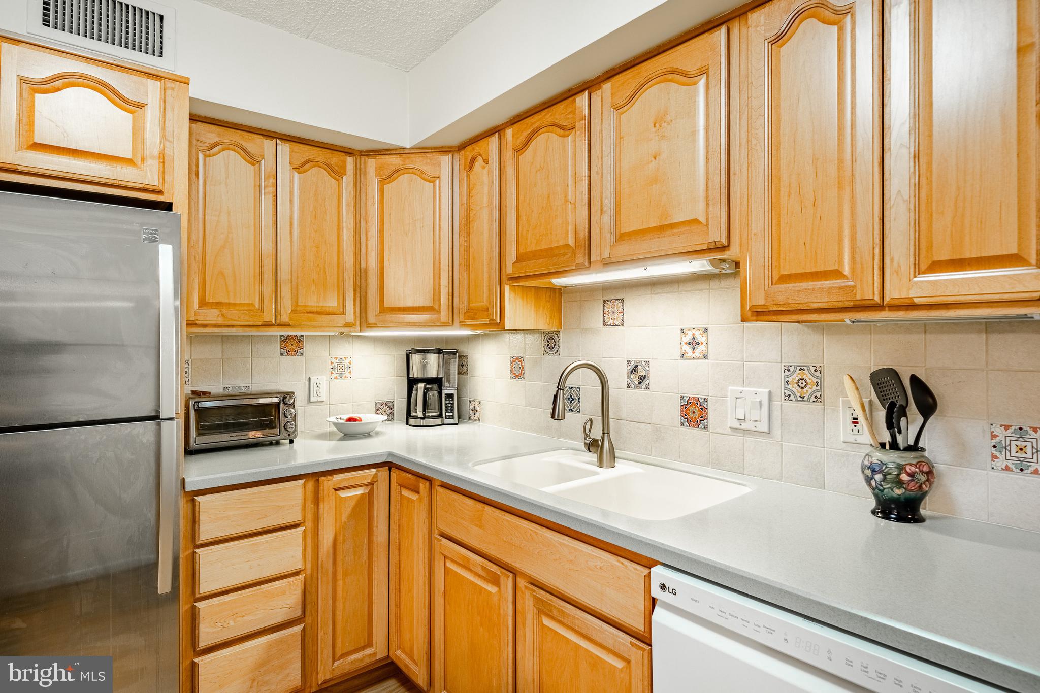 VALLEY FORGE TOWER - Residential