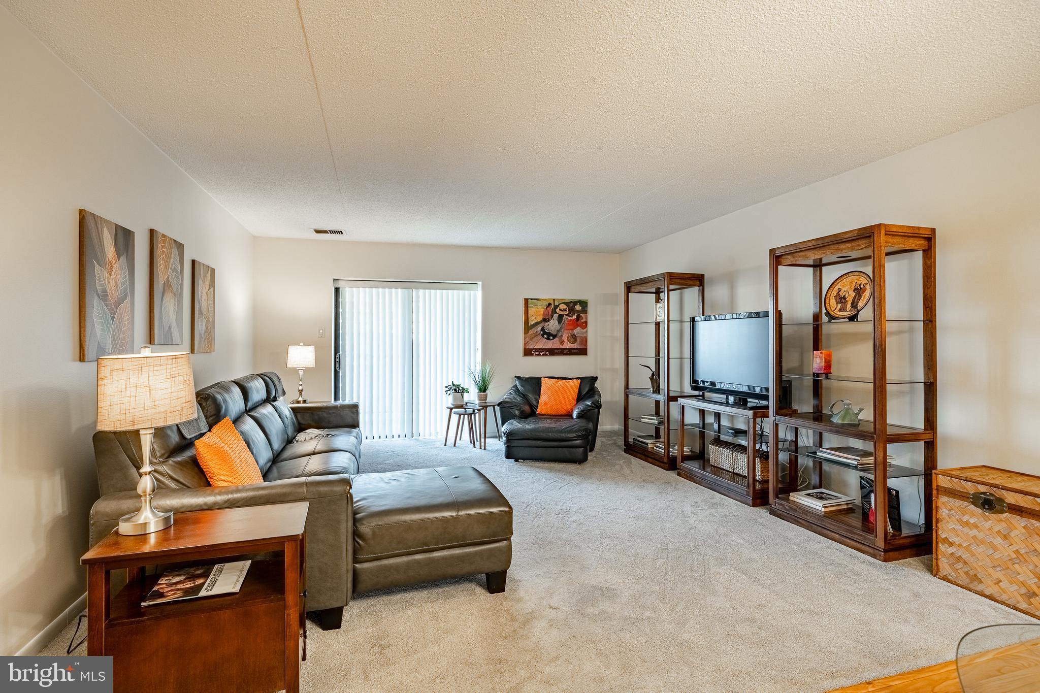 VALLEY FORGE TOWER - Residential