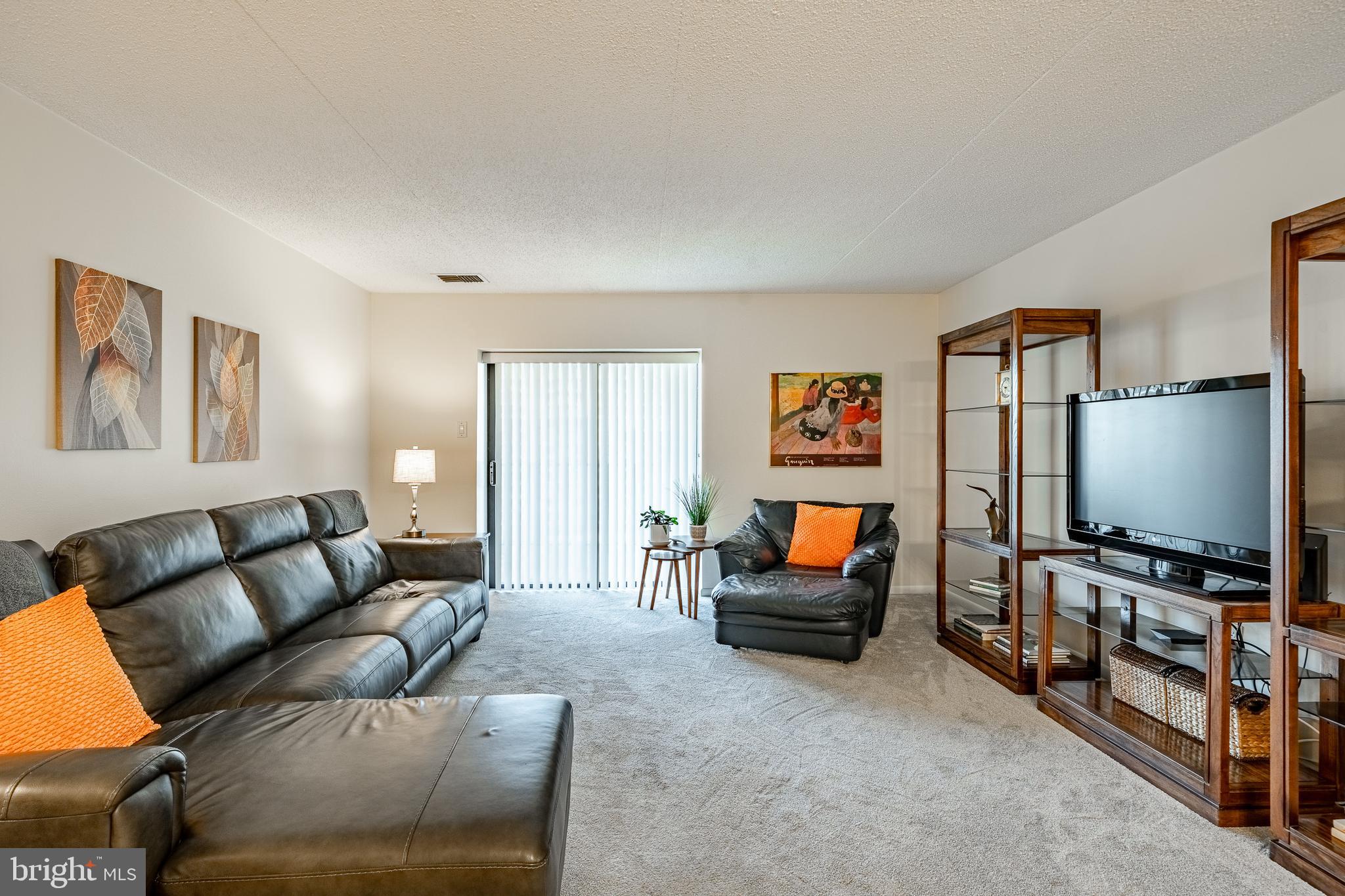 VALLEY FORGE TOWER - Residential