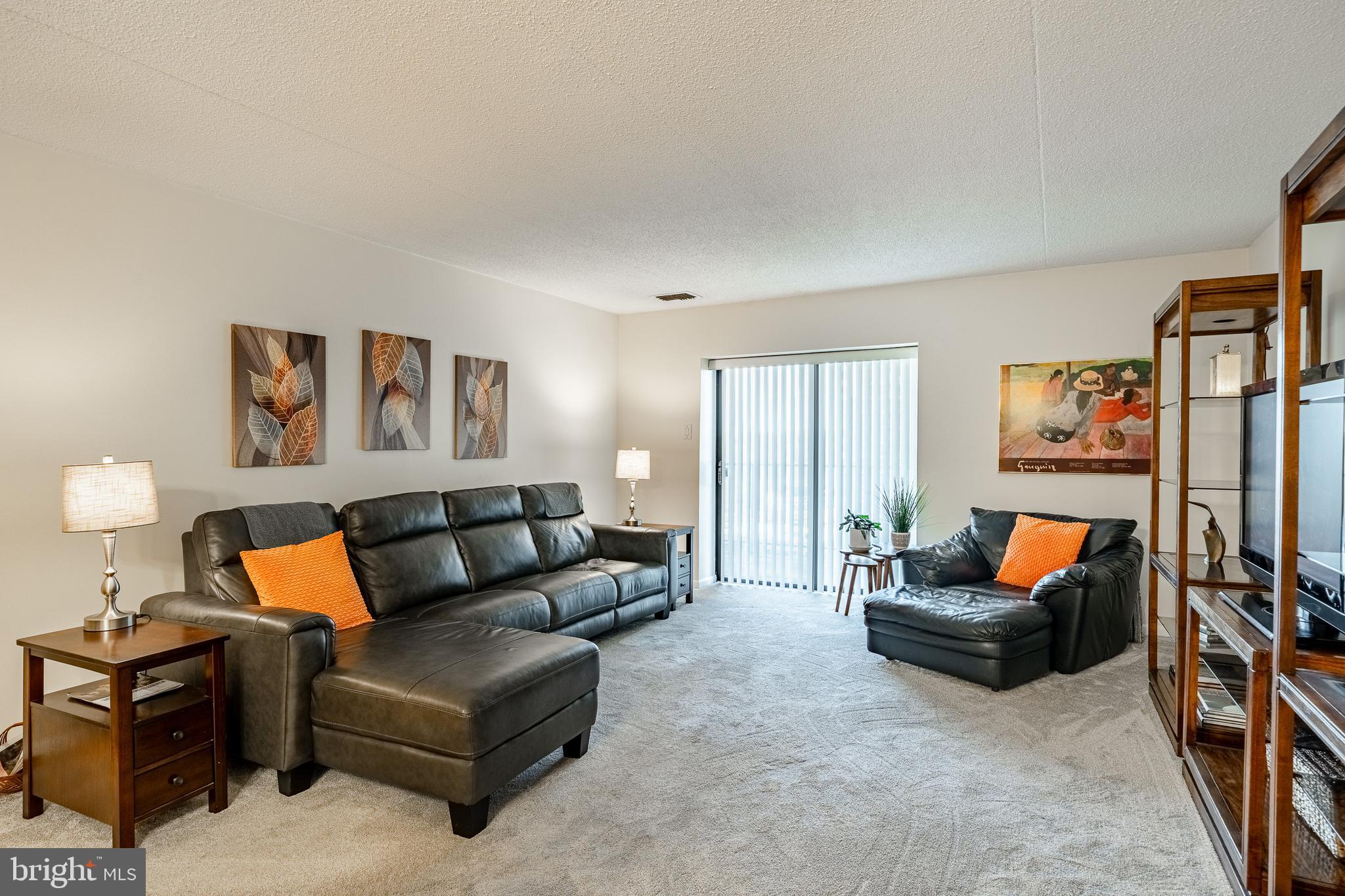 VALLEY FORGE TOWER - Residential