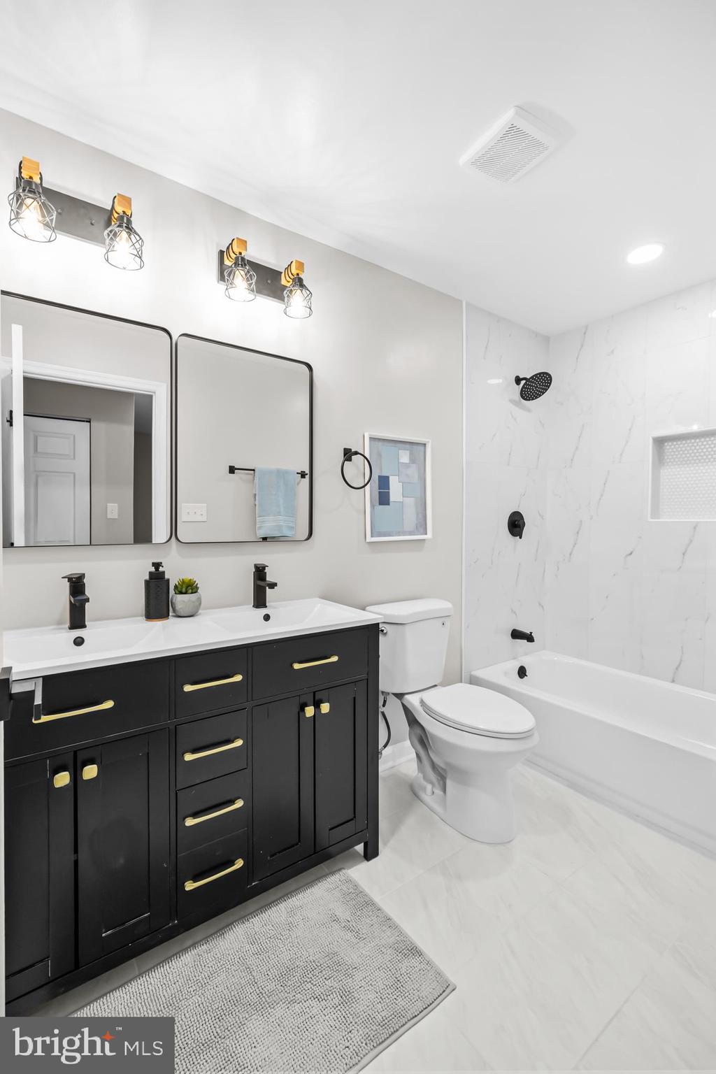 POLO FIELDS - Residential