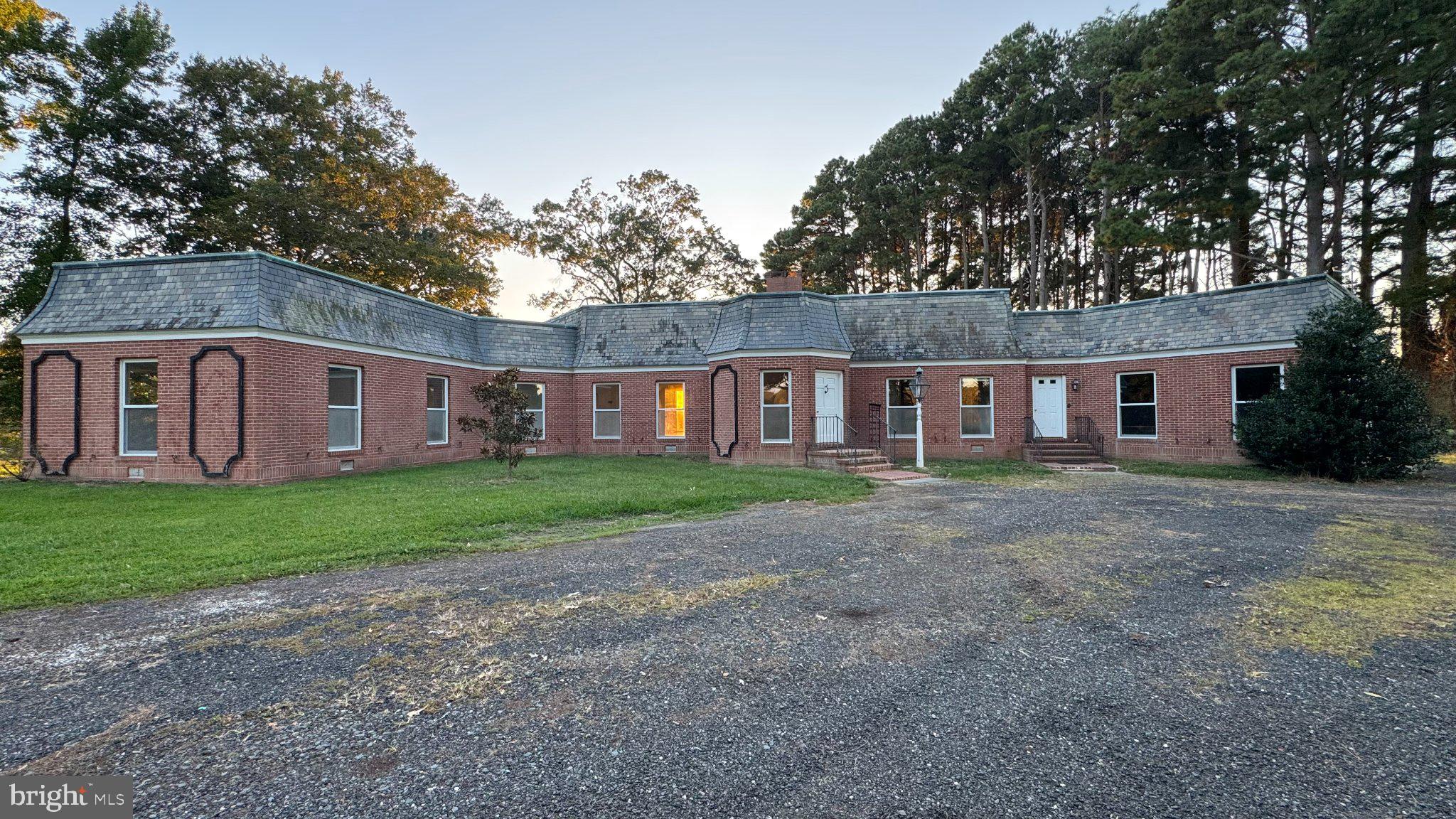 27041 PRESQUILE ROAD