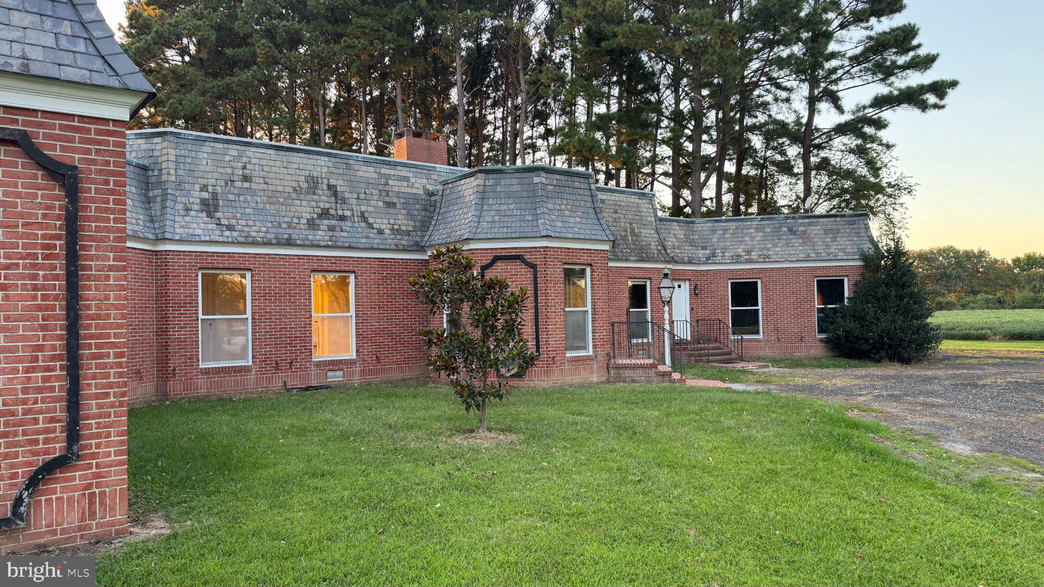 27041 PRESQUILE ROAD