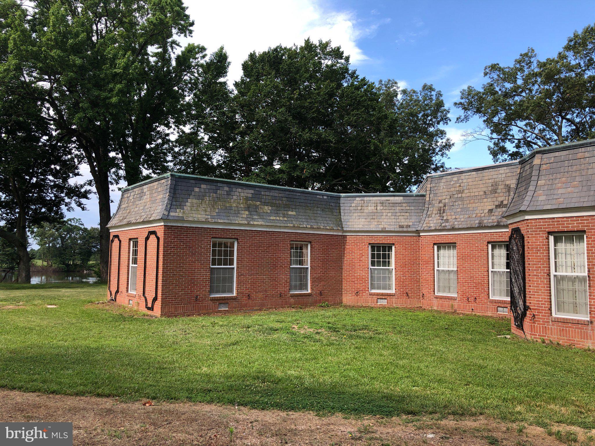 27041 PRESQUILE ROAD
