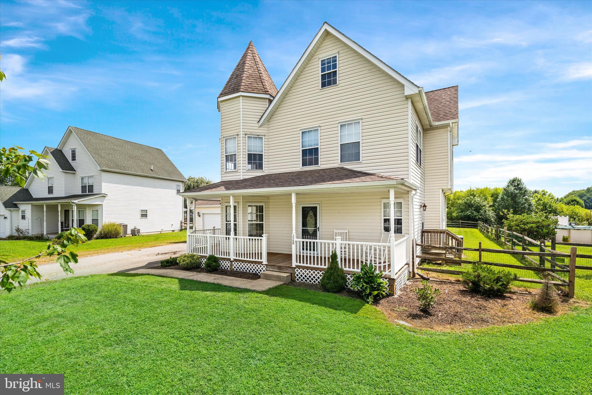 FRISBYS MEADOWS - Residential Lease