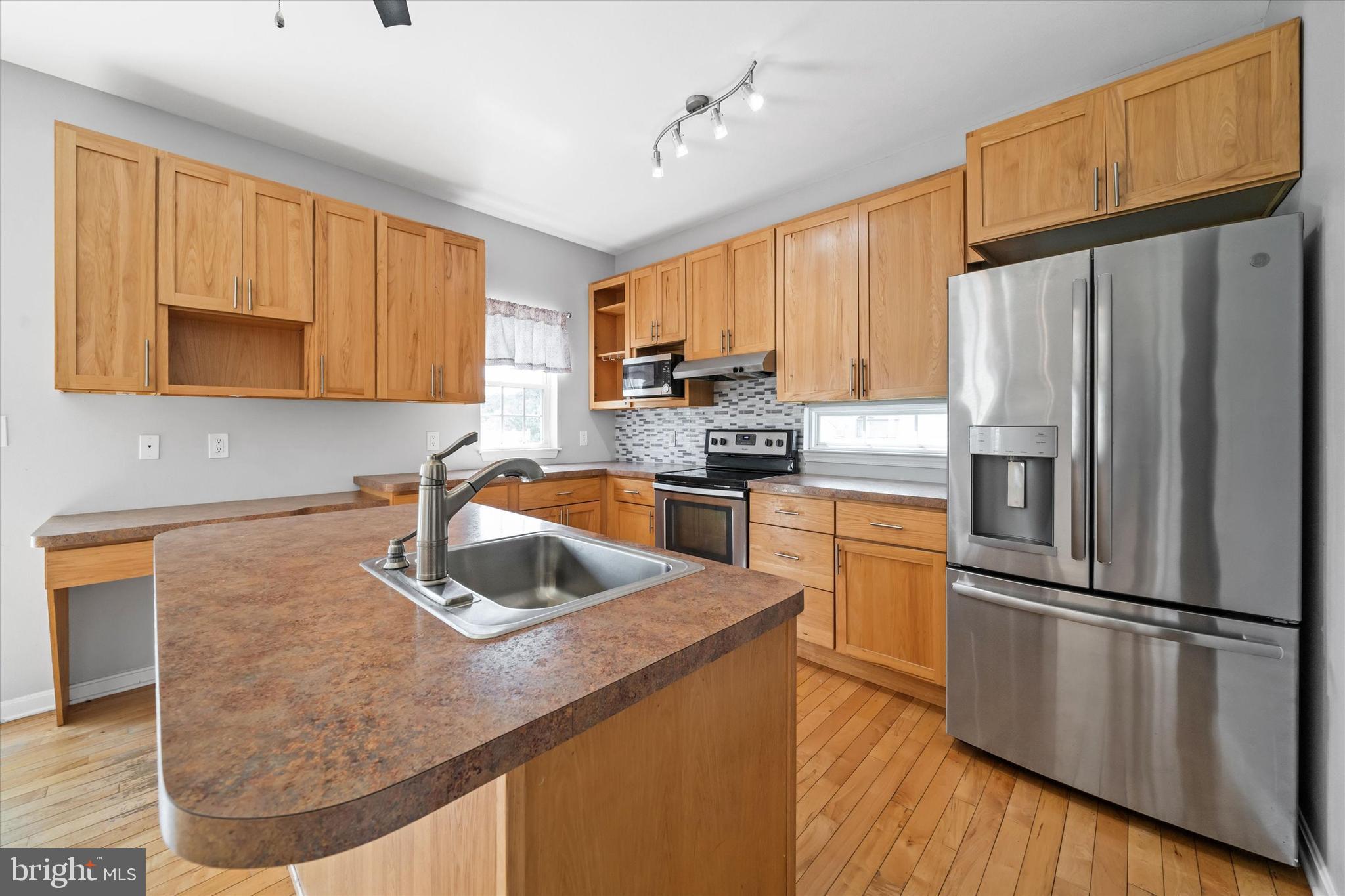 FRISBYS MEADOWS - Residential Lease