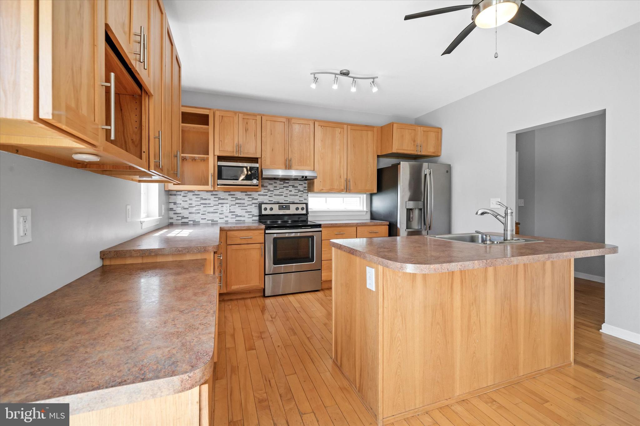 FRISBYS MEADOWS - Residential Lease