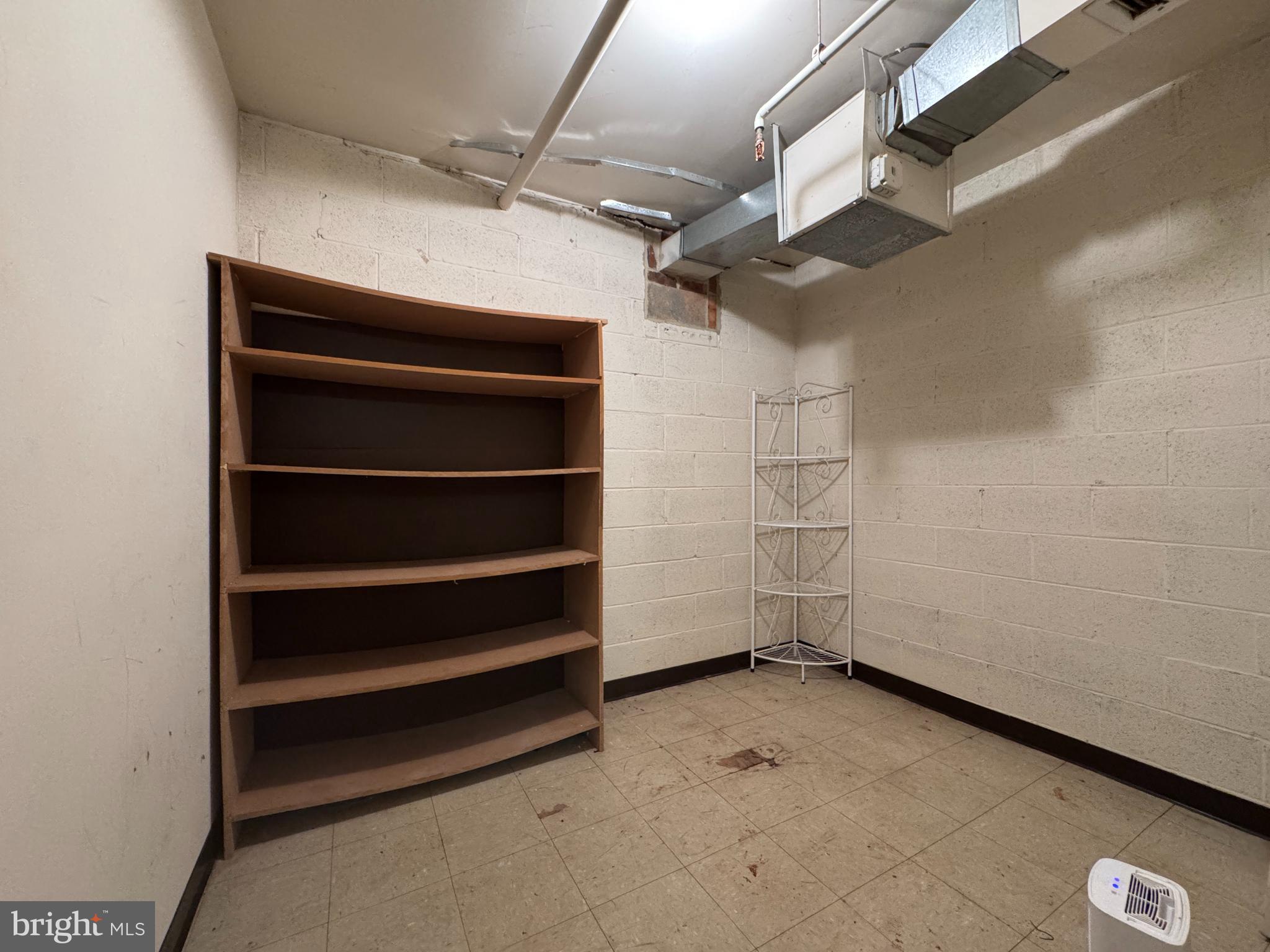 BURKE COVE - Residential Lease