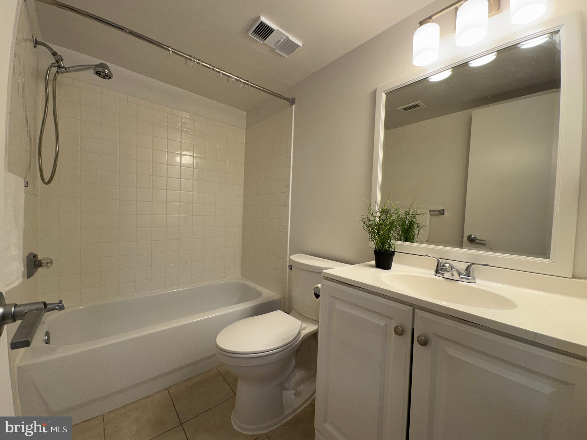 BURKE COVE - Residential Lease