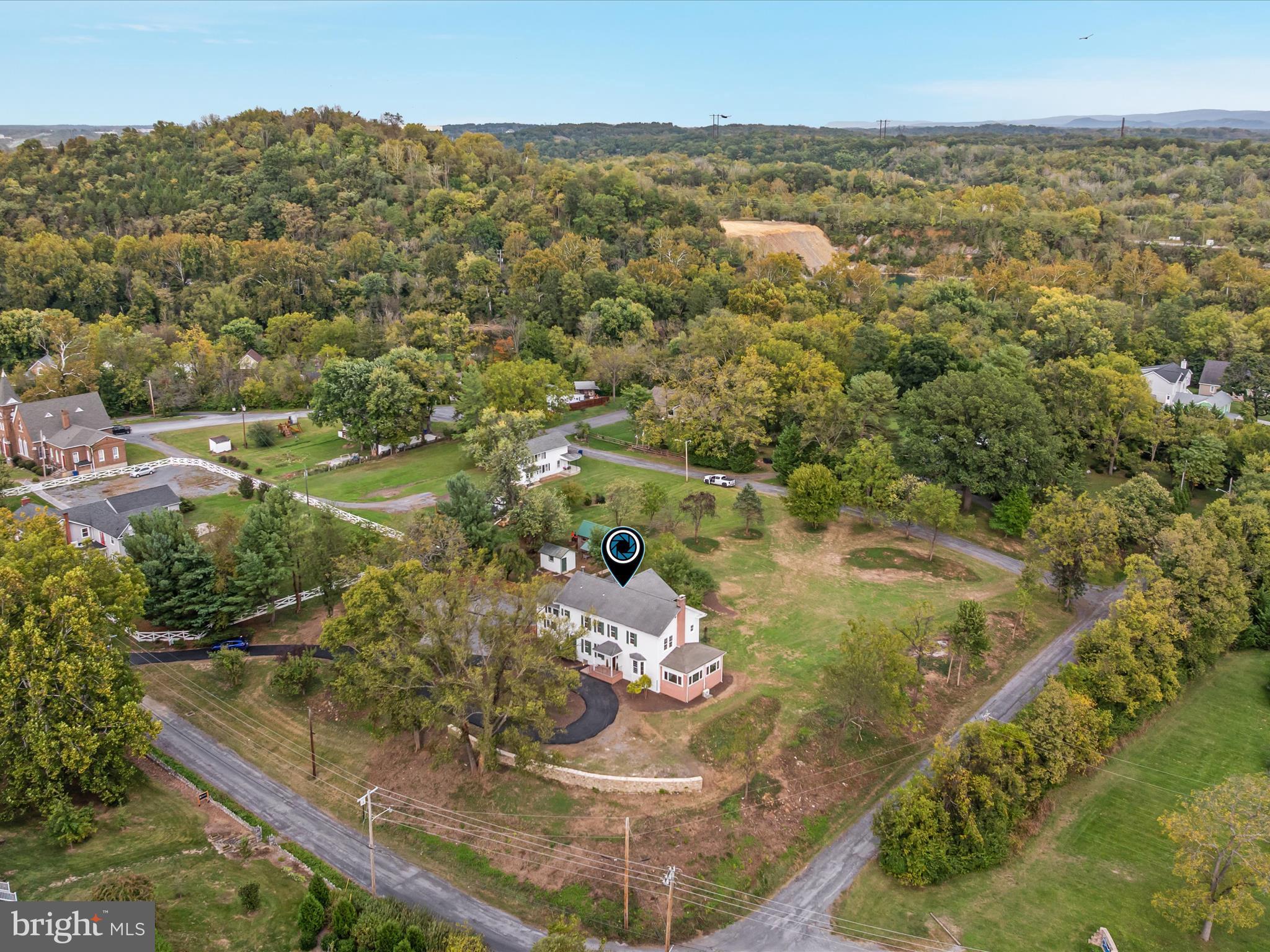 ROYAL VILLAGE - Residential