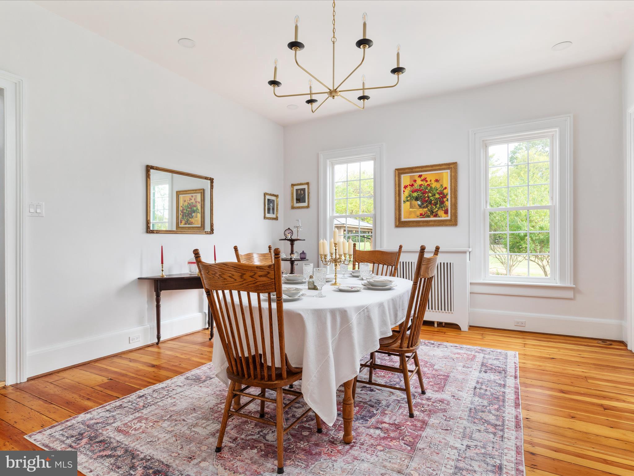 ROYAL VILLAGE - Residential