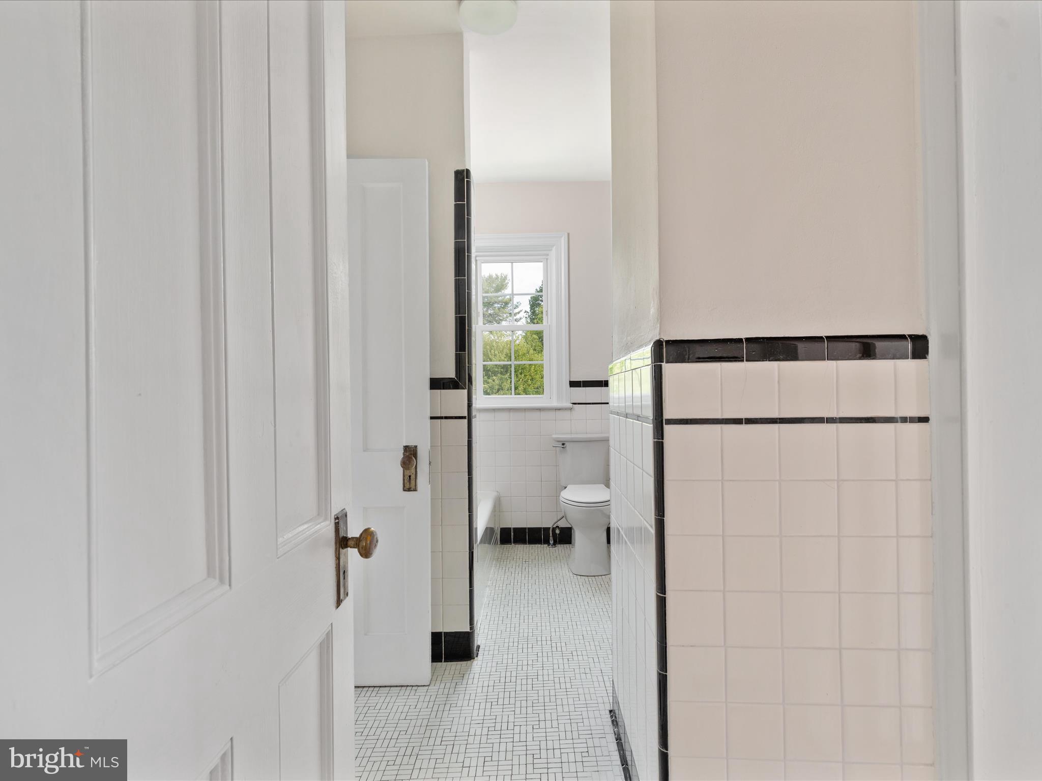 ROYAL VILLAGE - Residential