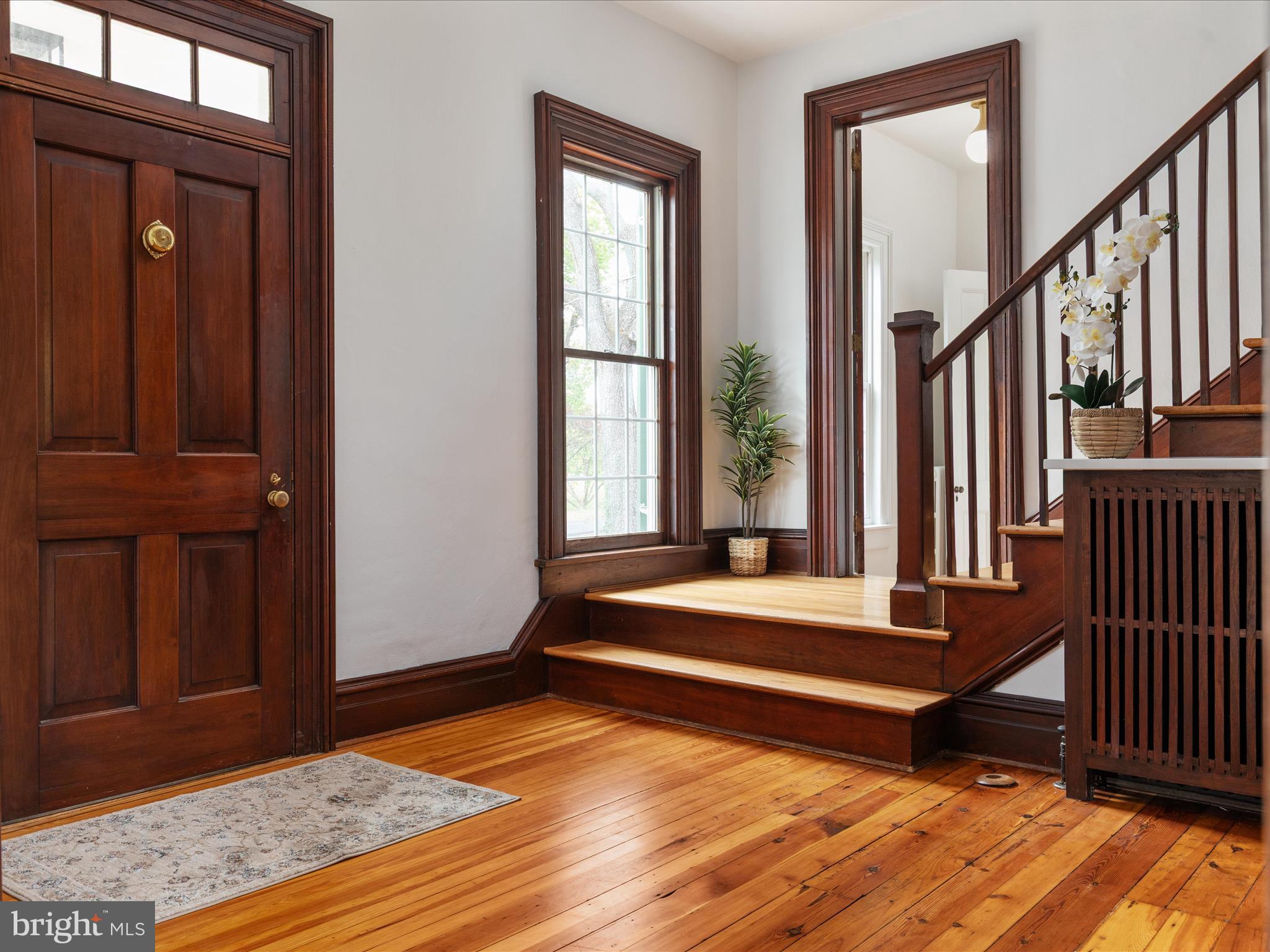 ROYAL VILLAGE - Residential