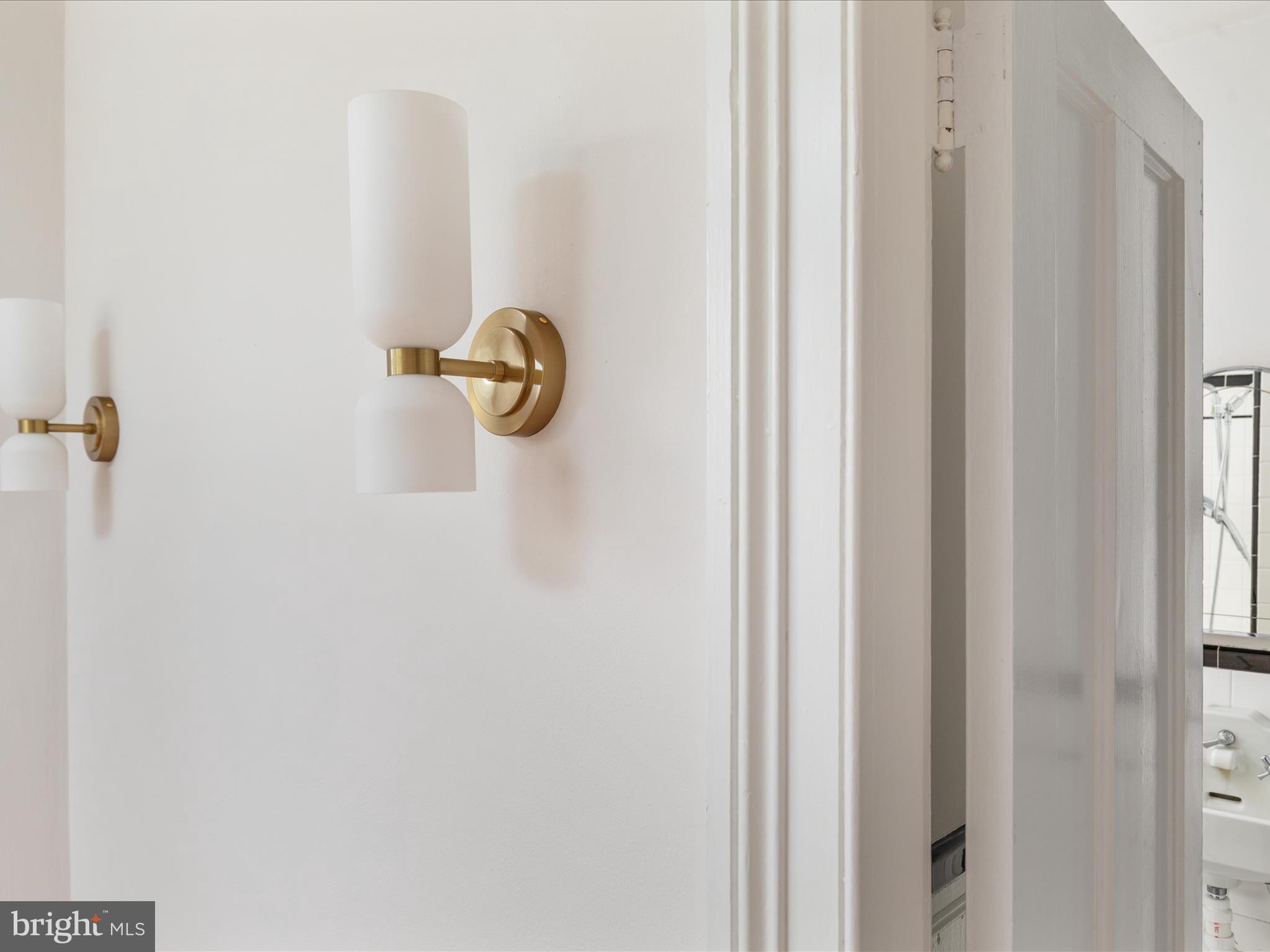 ROYAL VILLAGE - Residential