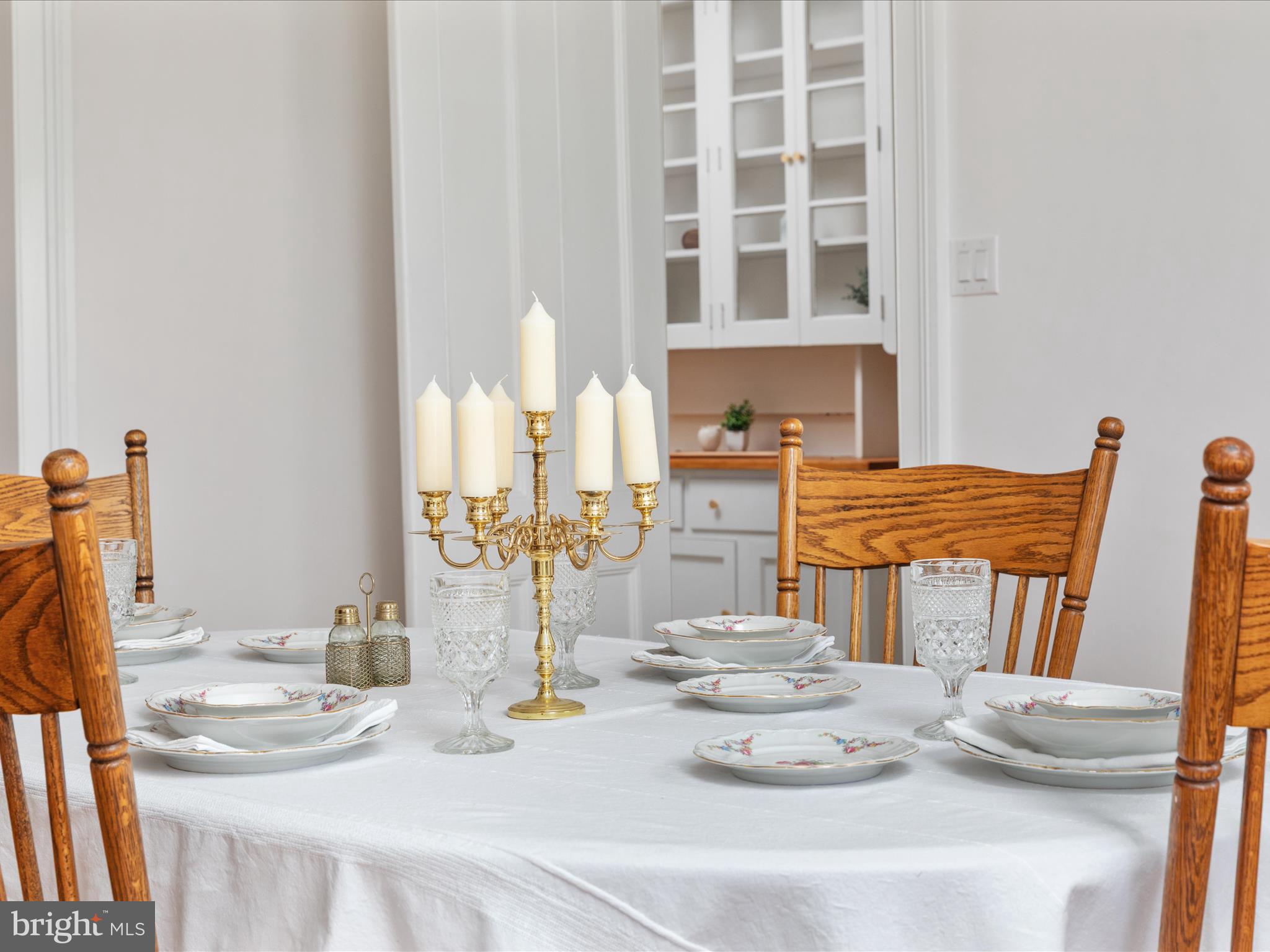 ROYAL VILLAGE - Residential