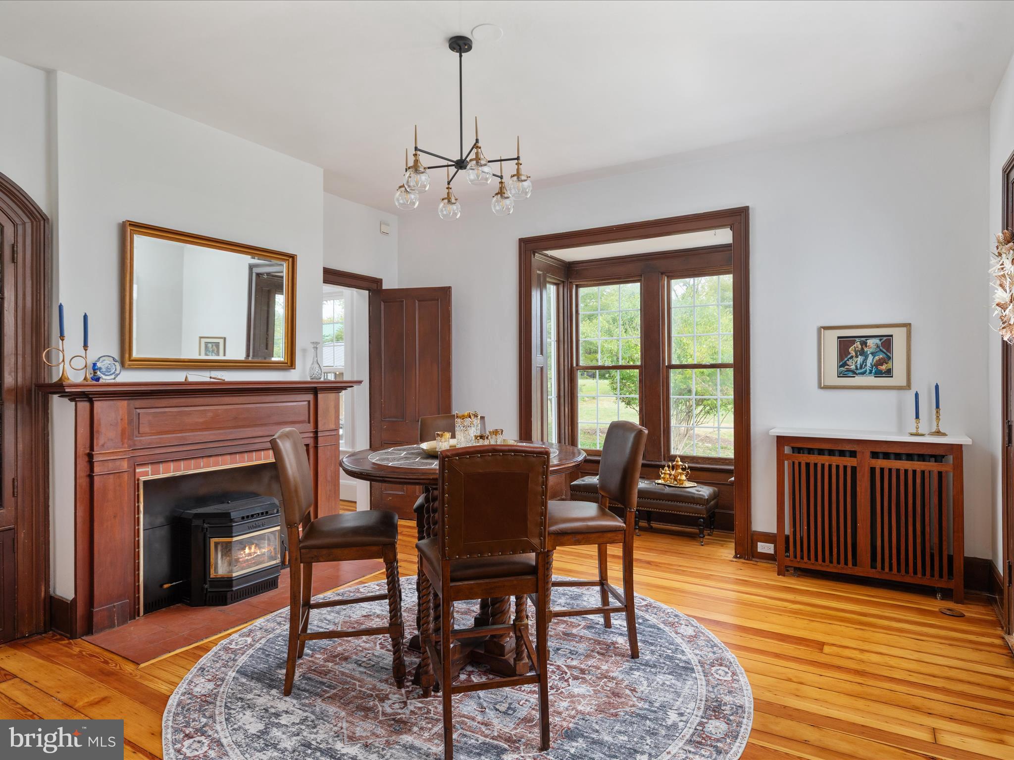 ROYAL VILLAGE - Residential