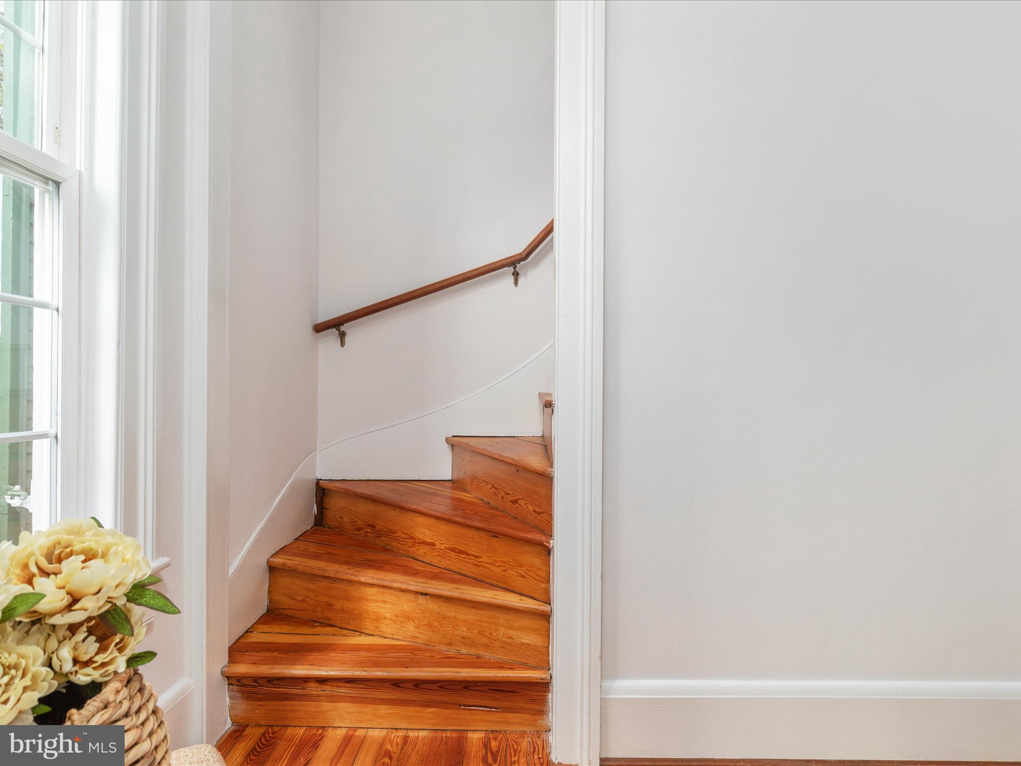 ROYAL VILLAGE - Residential