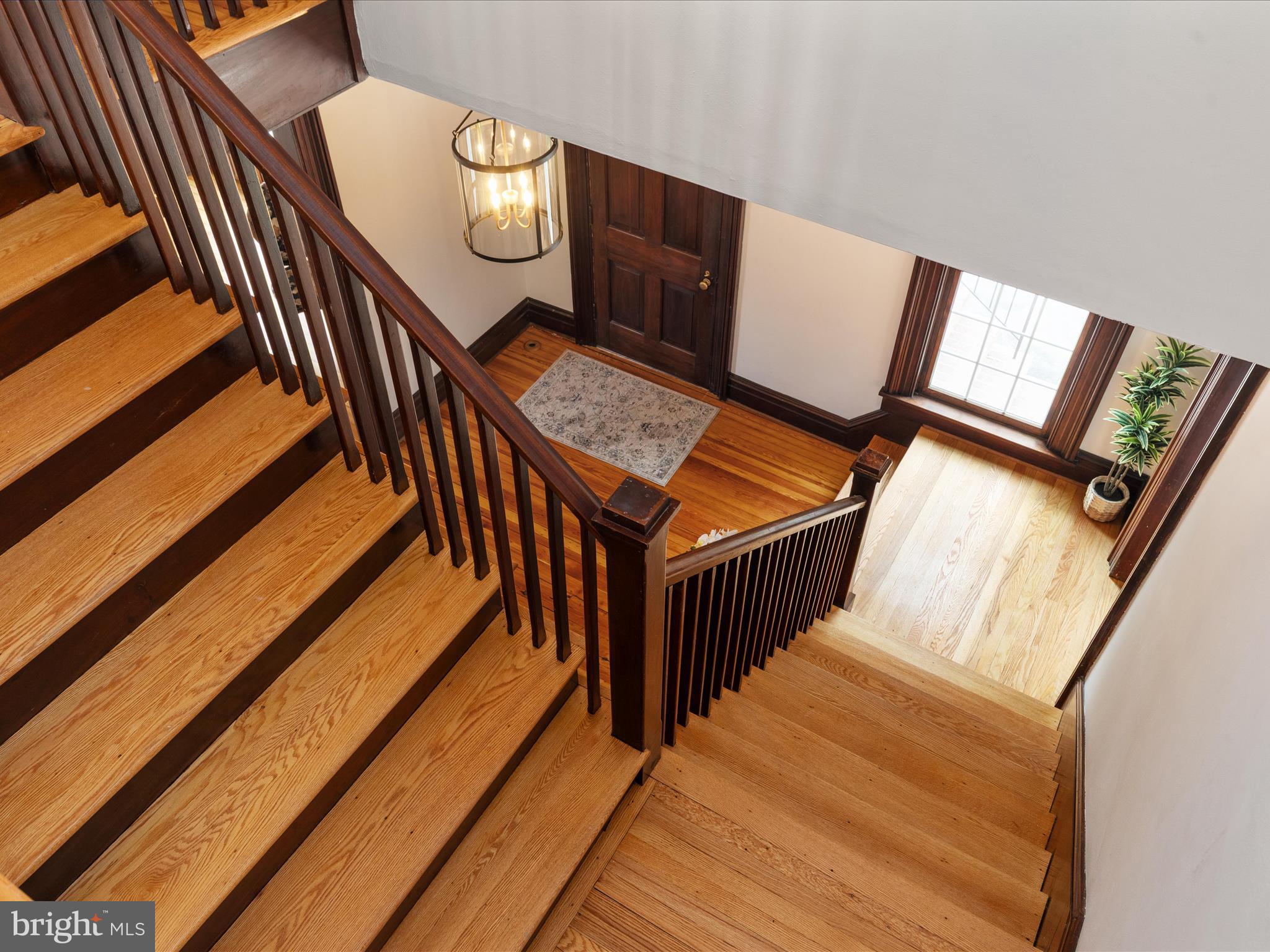 ROYAL VILLAGE - Residential