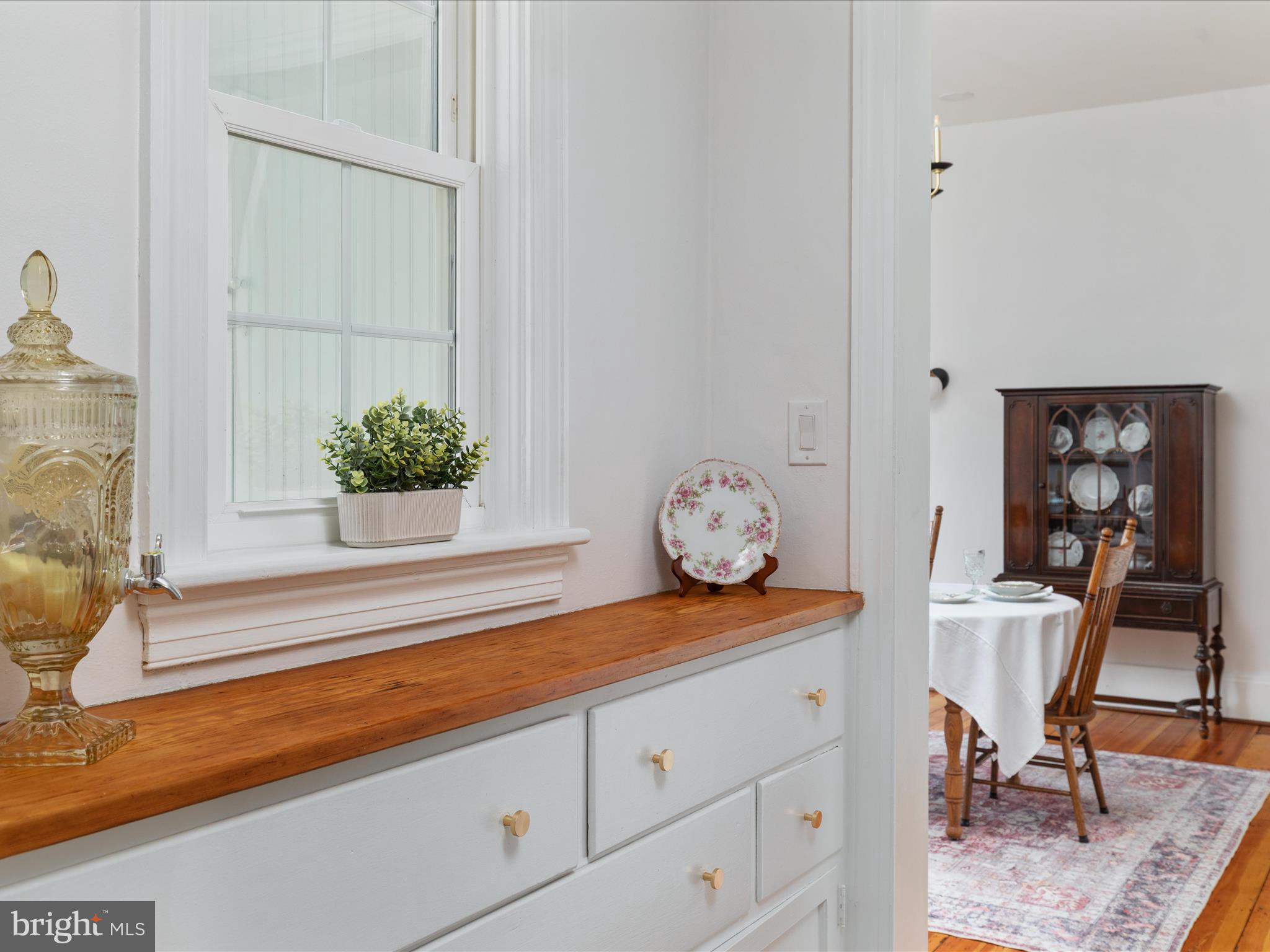 ROYAL VILLAGE - Residential