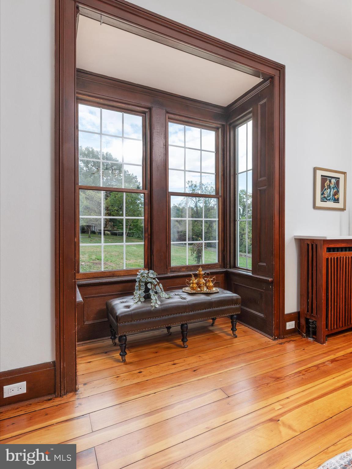 ROYAL VILLAGE - Residential