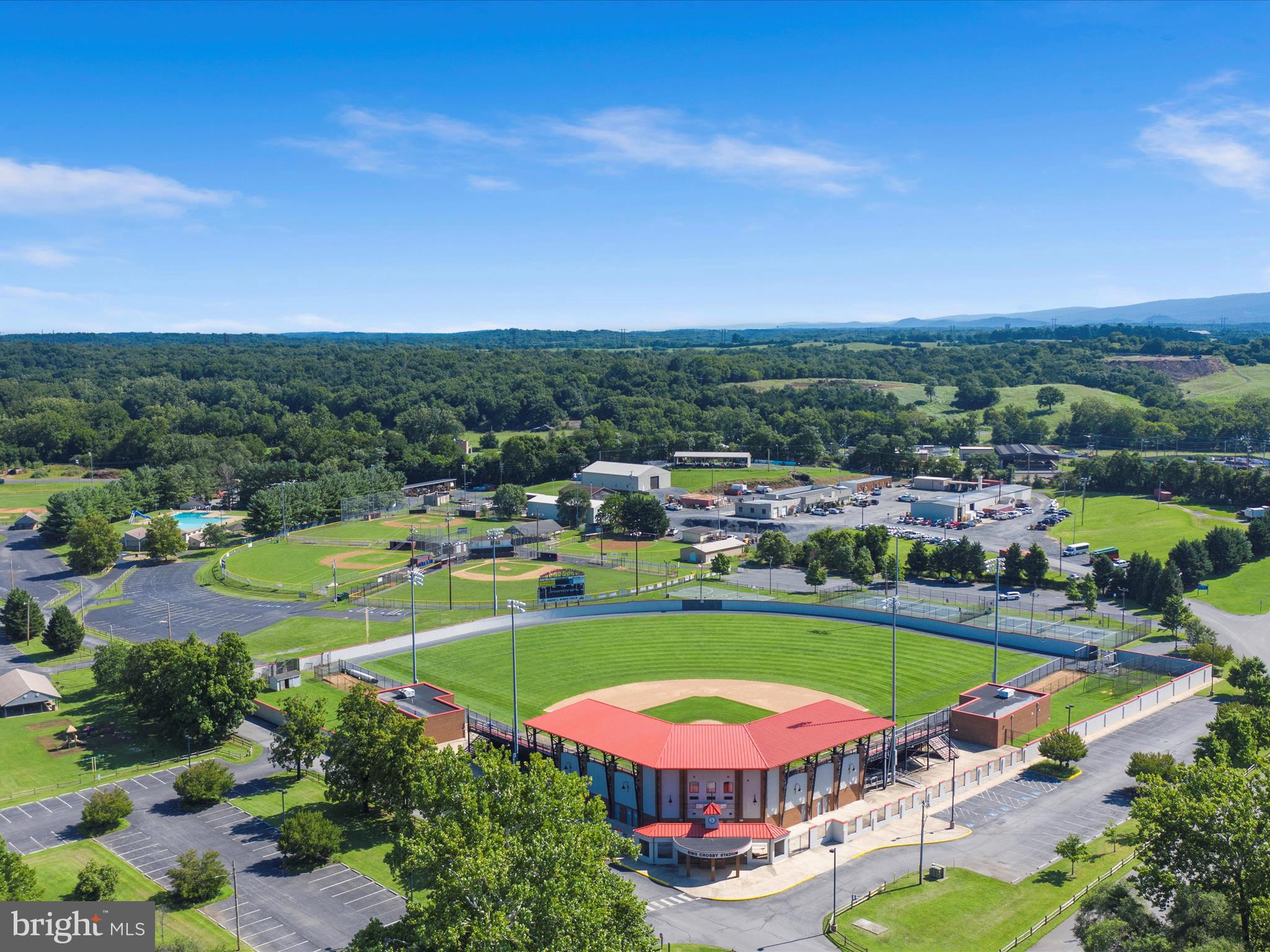 ROYAL VILLAGE - Residential