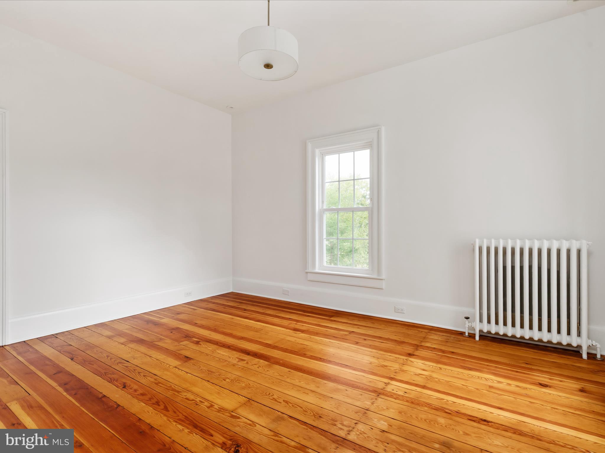 ROYAL VILLAGE - Residential