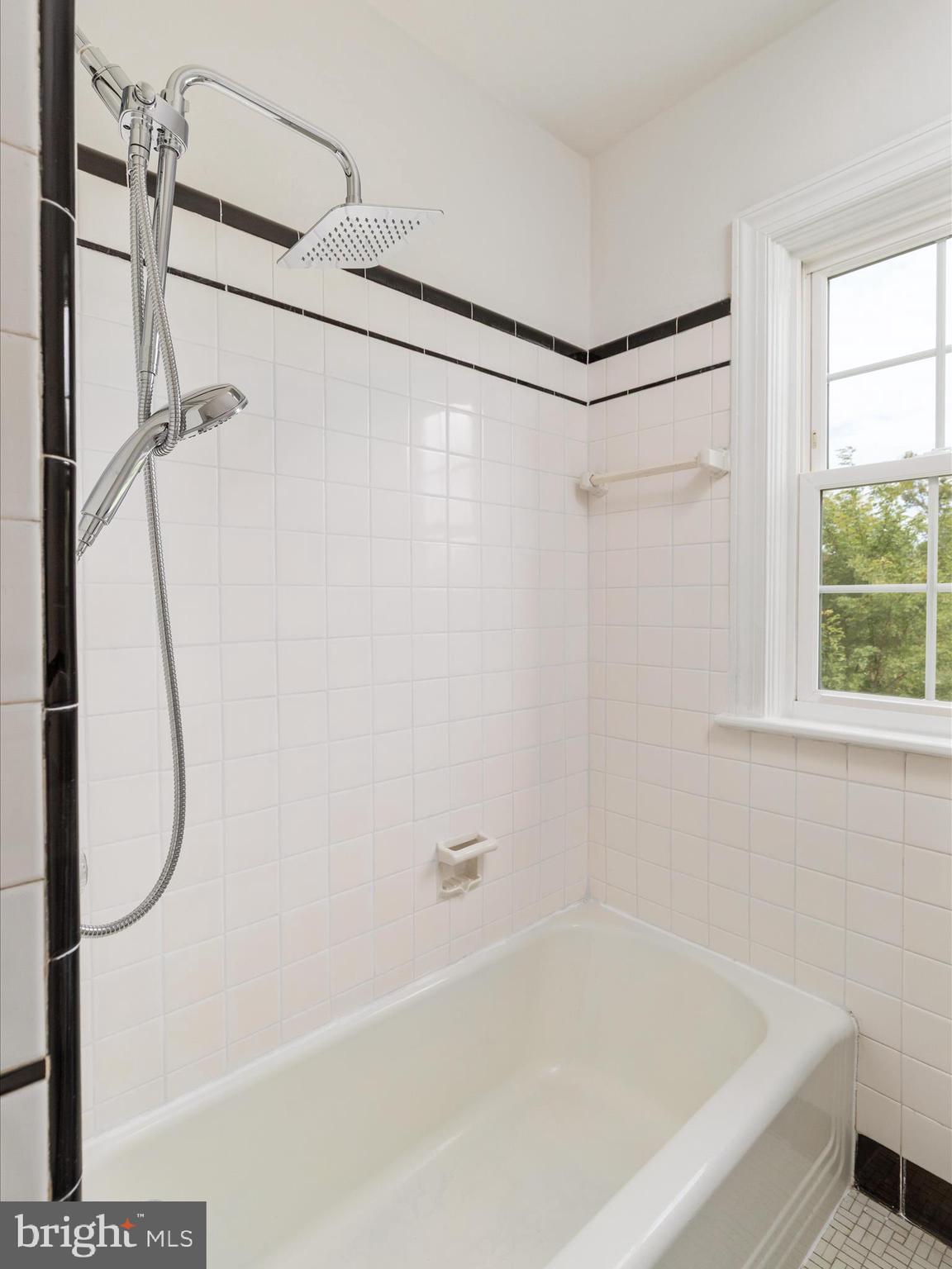 ROYAL VILLAGE - Residential