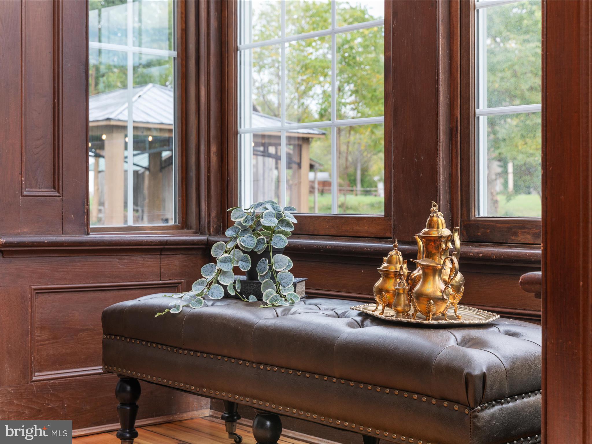 ROYAL VILLAGE - Residential