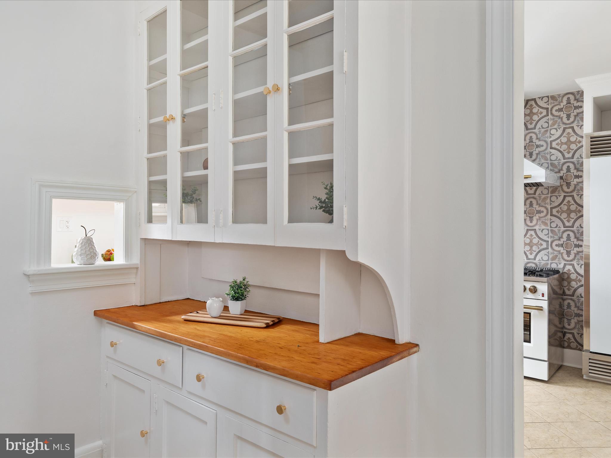 ROYAL VILLAGE - Residential