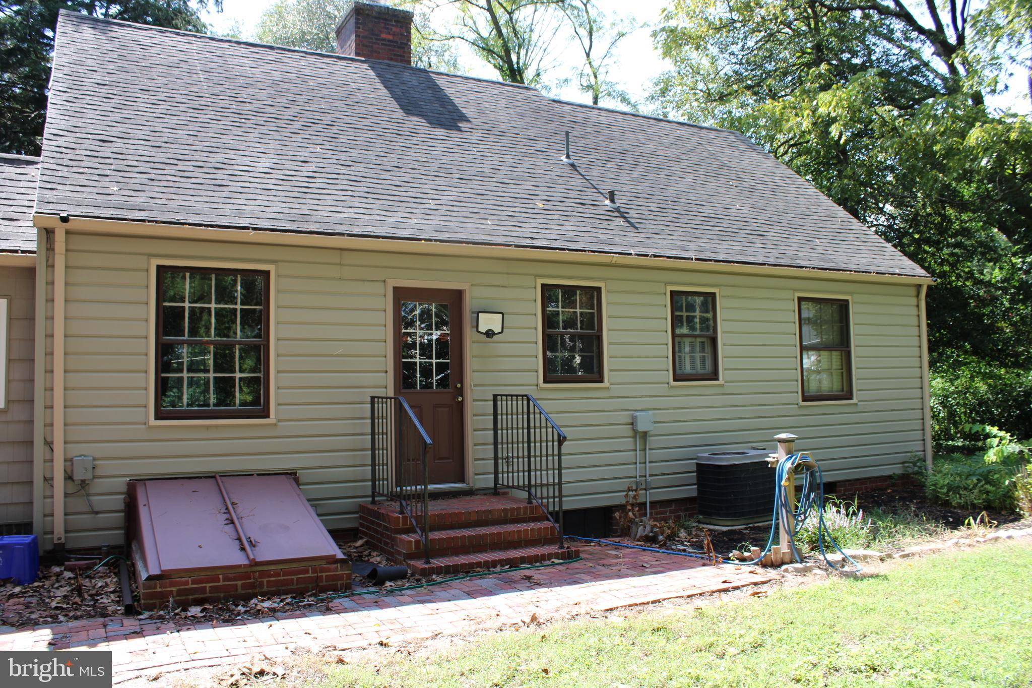 215 N PARK DRIVE