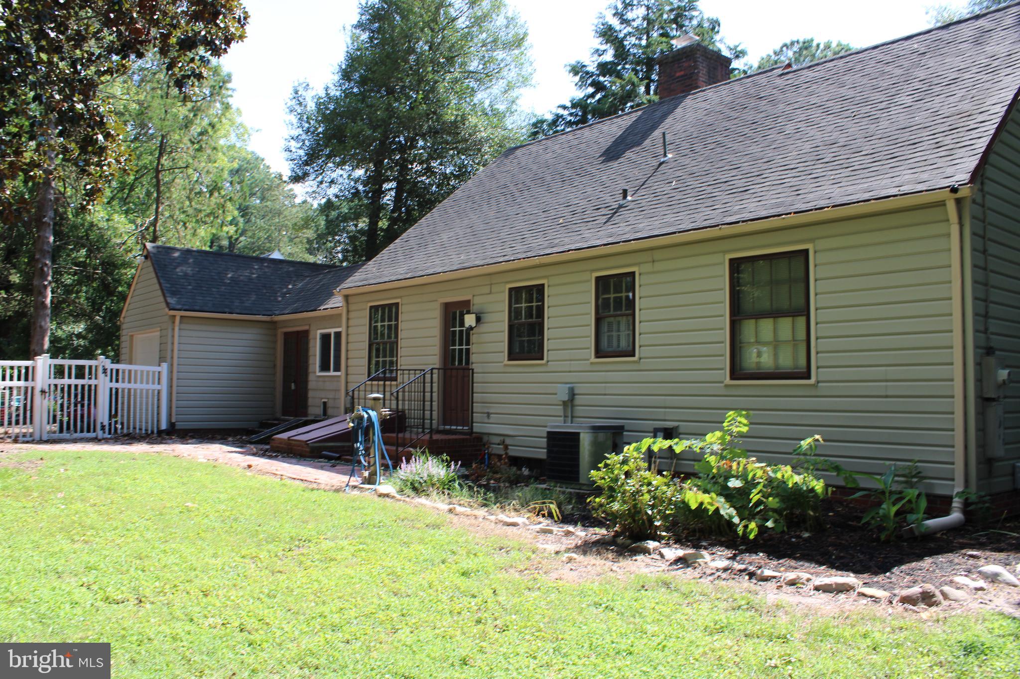 215 N PARK DRIVE