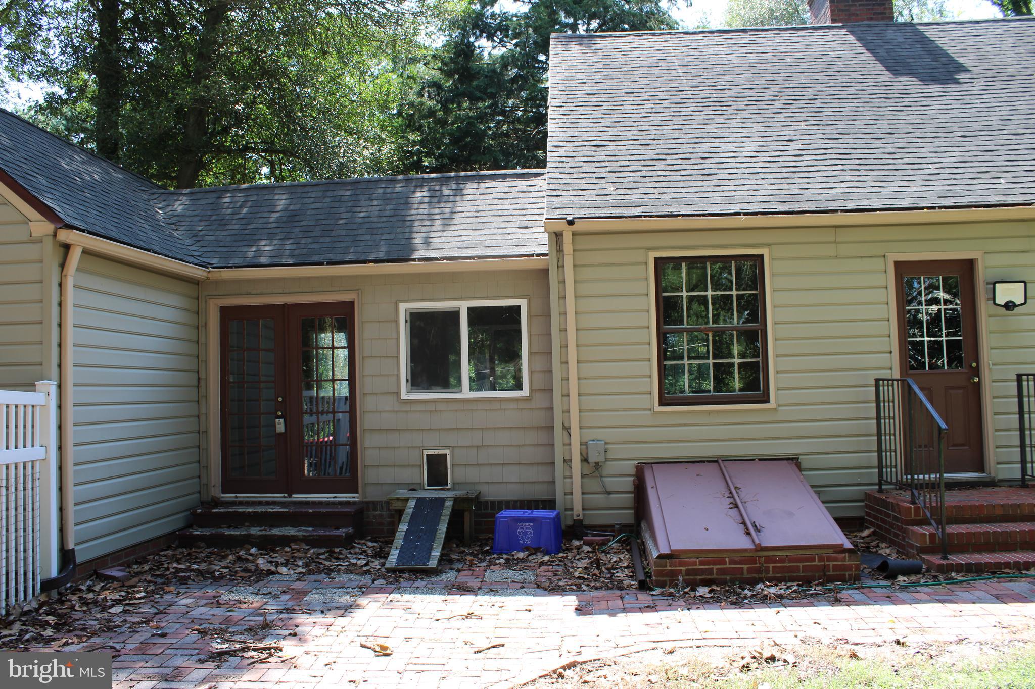 215 N PARK DRIVE