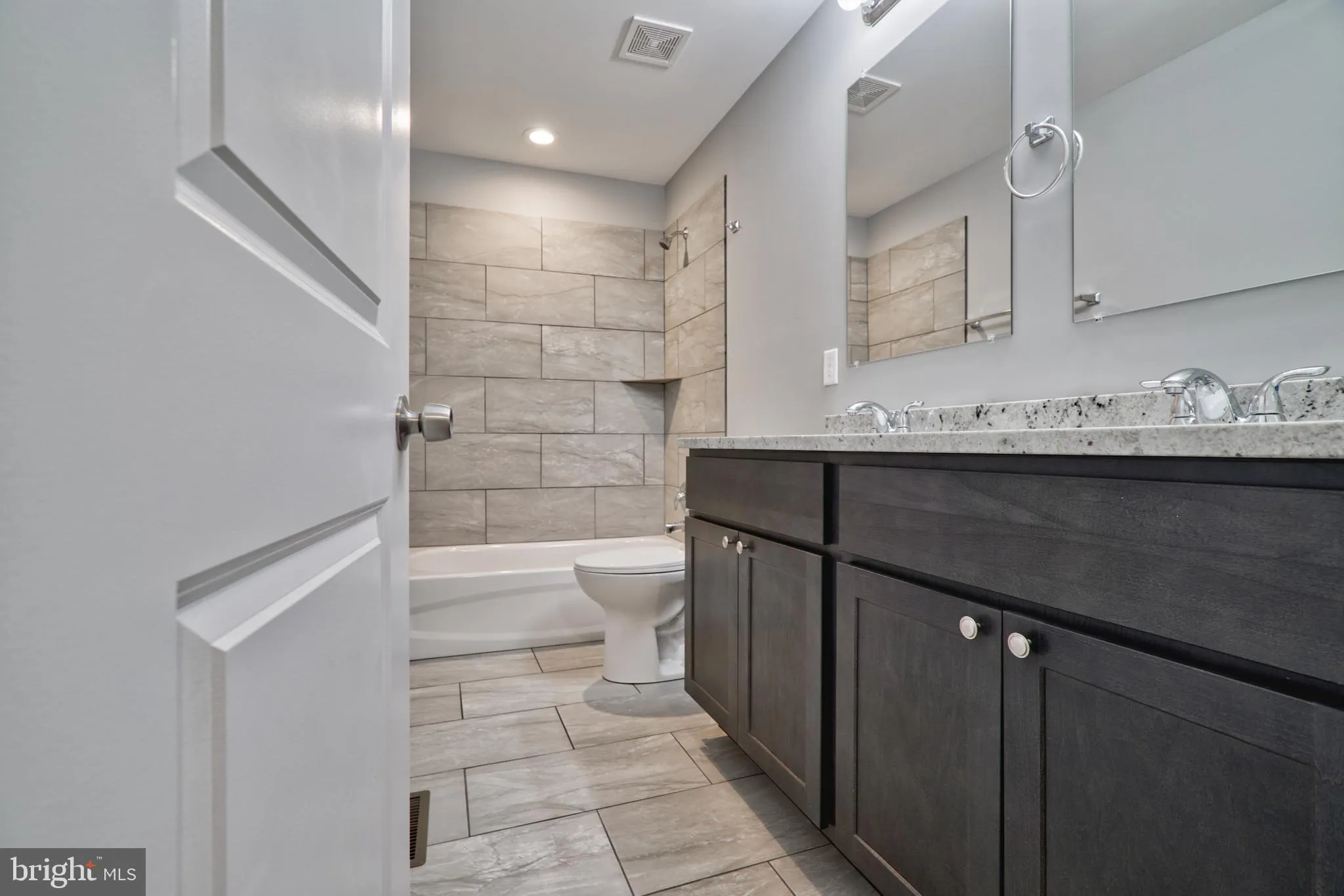 Baltimore, Maryland 21224, United States, 4 Bedrooms Bedrooms, ,3 BathroomsBathrooms,Residential,Coming Soon,194925