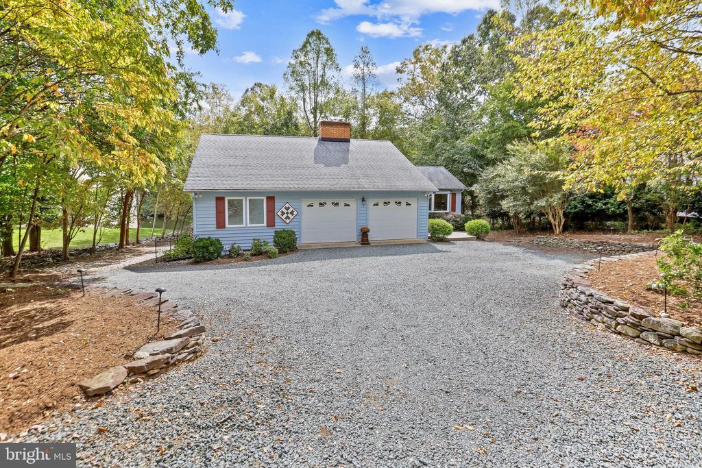 Photo of 17 Vine Ridge Drive, PALMYRA, VA 22963 (MLS # VAFN2000518)