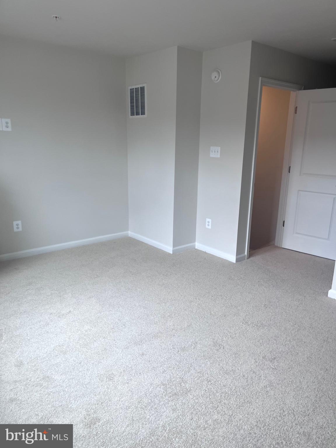 GATEWAY WEST - Residential Lease