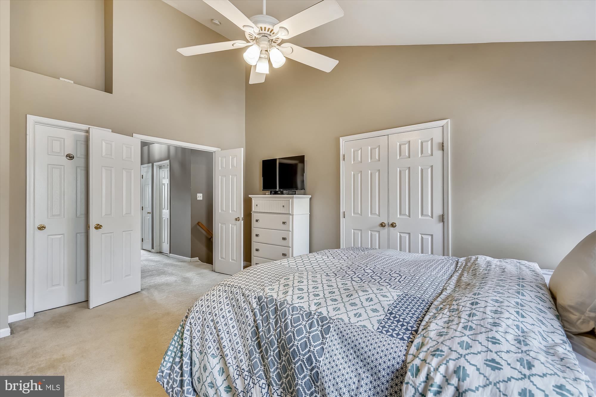 ISLAND CREEK - Residential