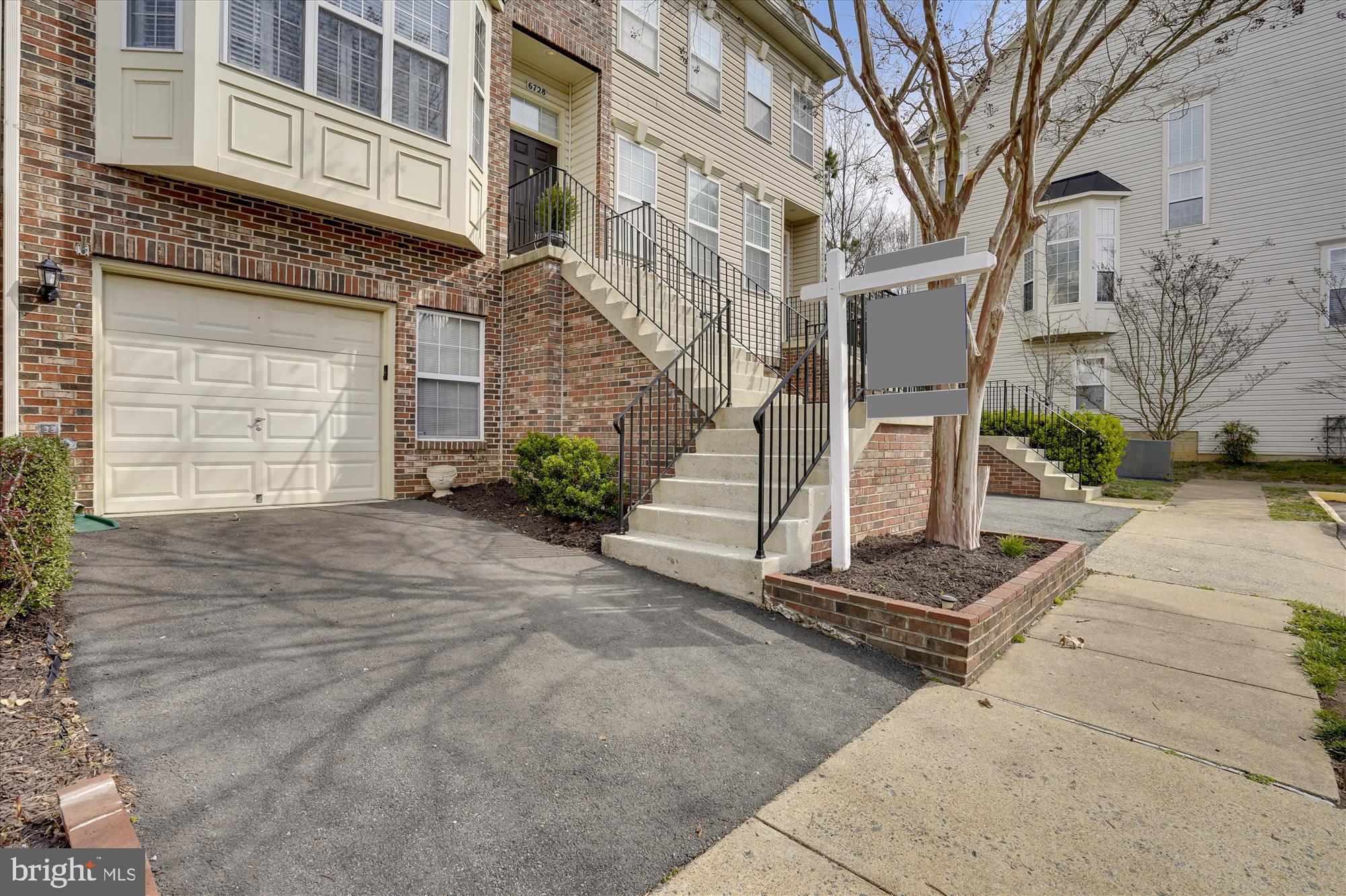 ISLAND CREEK - Residential