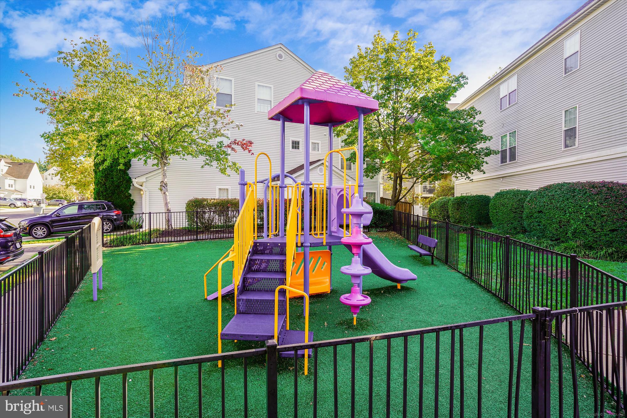 ISLAND CREEK - Residential