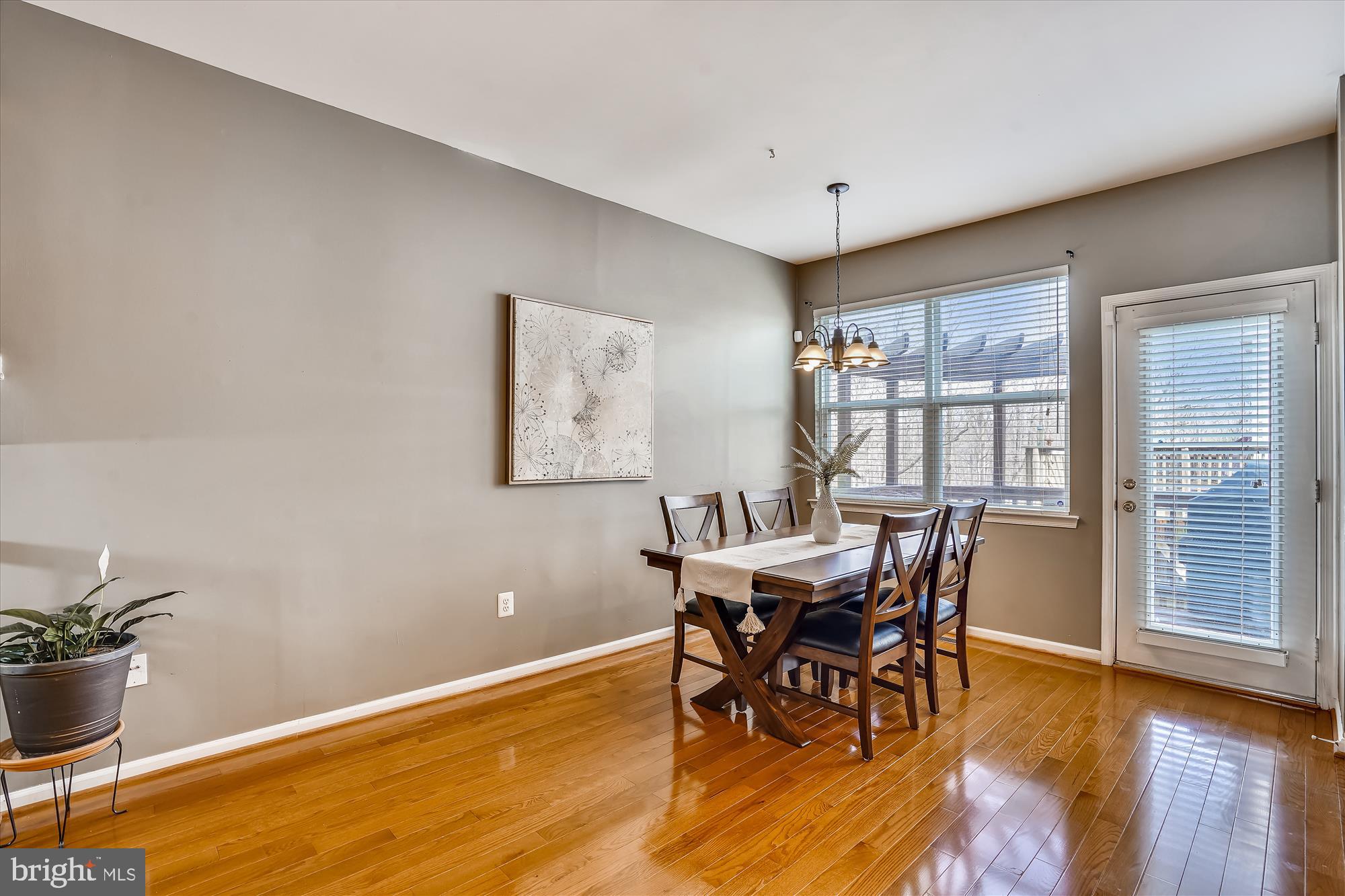 ISLAND CREEK - Residential