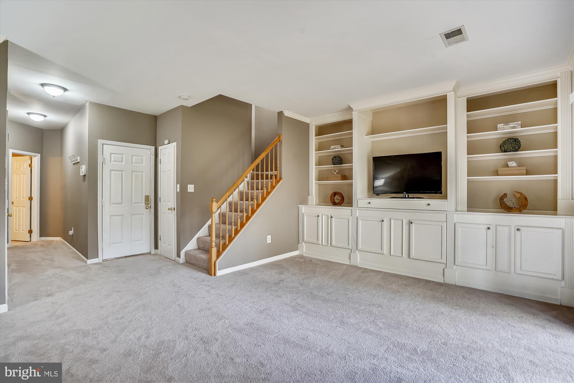 ISLAND CREEK - Residential