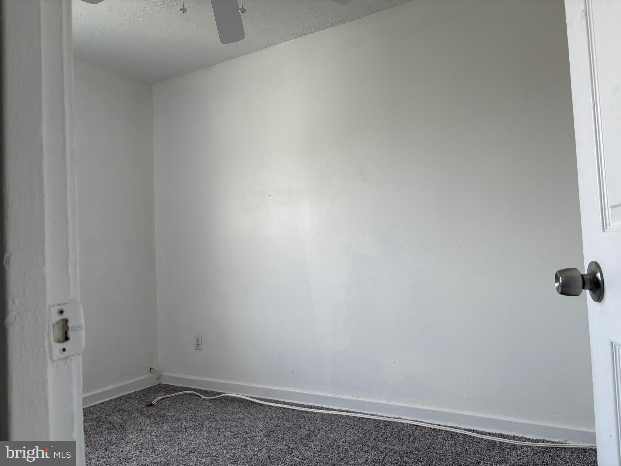 IVERSON SQUARE - Residential