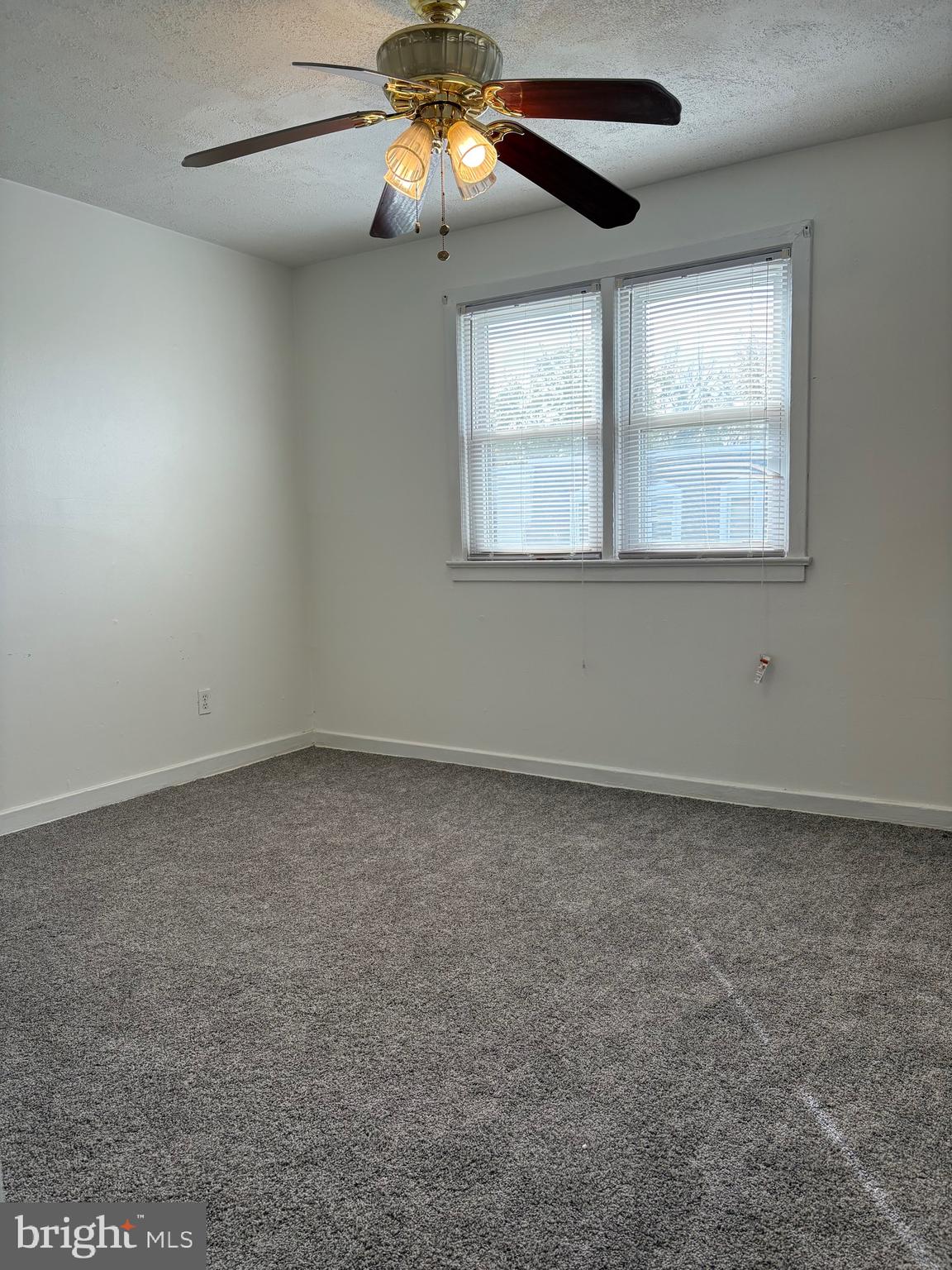 IVERSON SQUARE - Residential