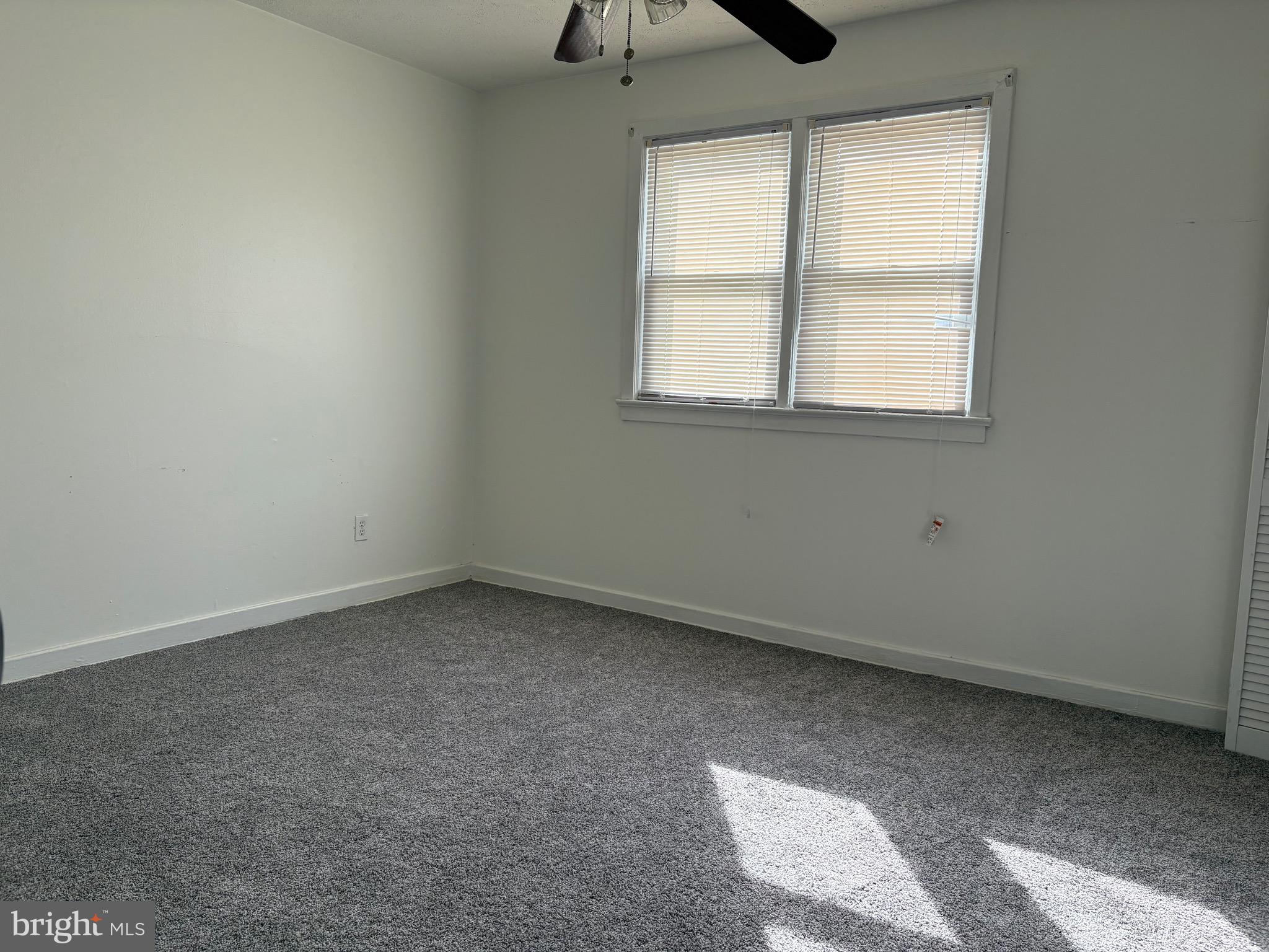 IVERSON SQUARE - Residential