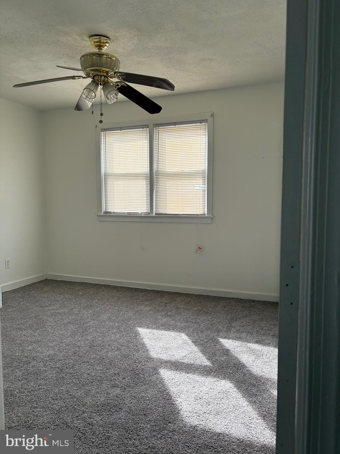 IVERSON SQUARE - Residential