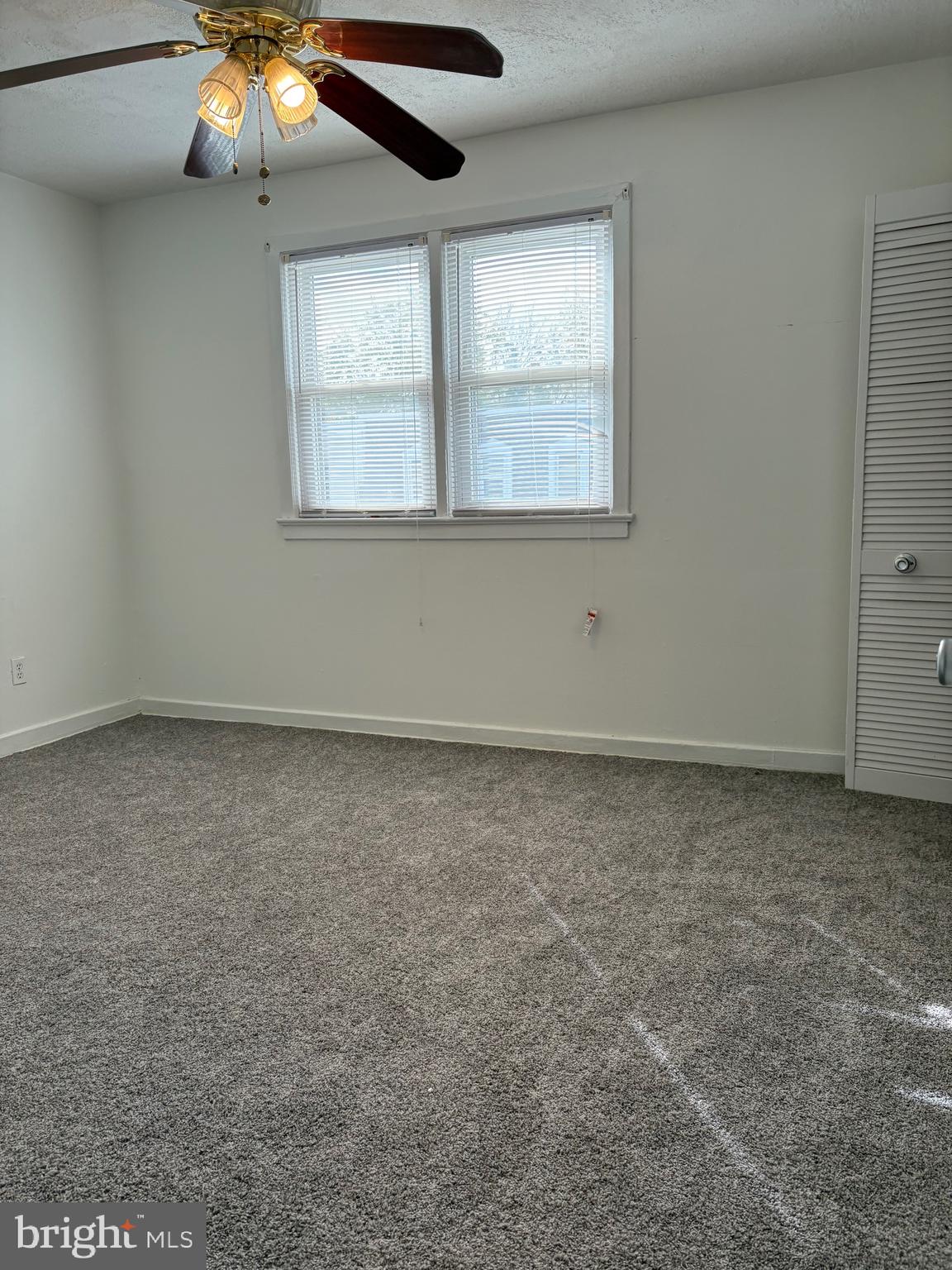 IVERSON SQUARE - Residential