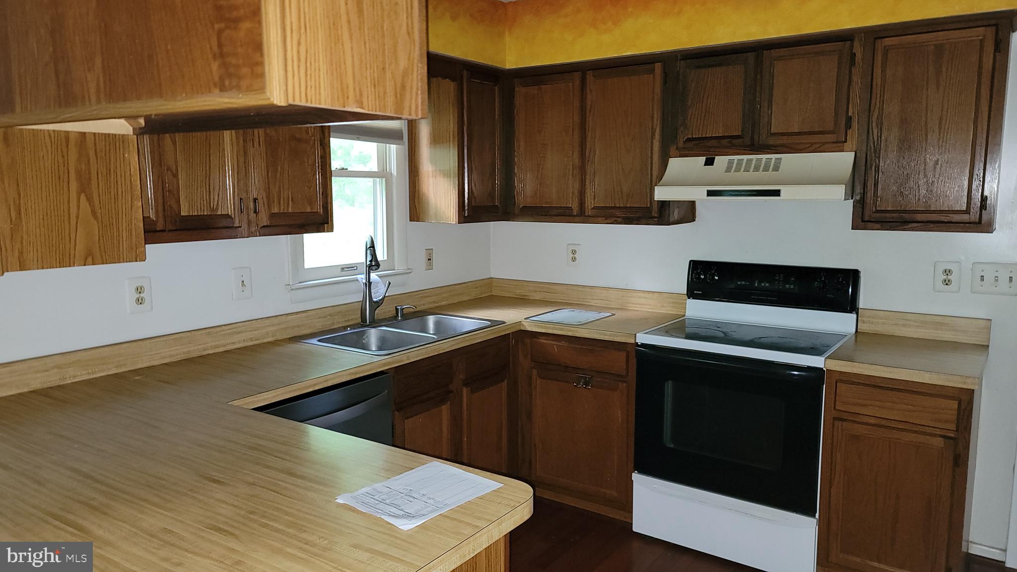 BEVERLY ESTATES - Residential