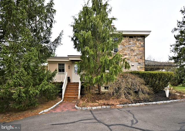 1903 WOODFIELD DRIVE