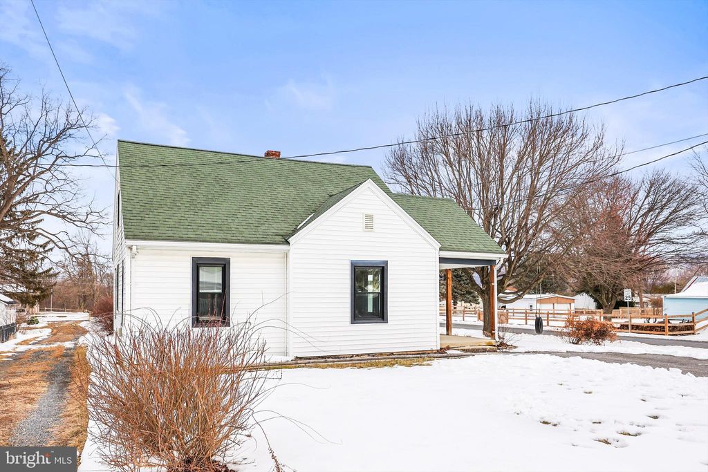 Photo of 255 W Main St, FAYETTEVILLE, PA 17222 (MLS # PAFL2032154)